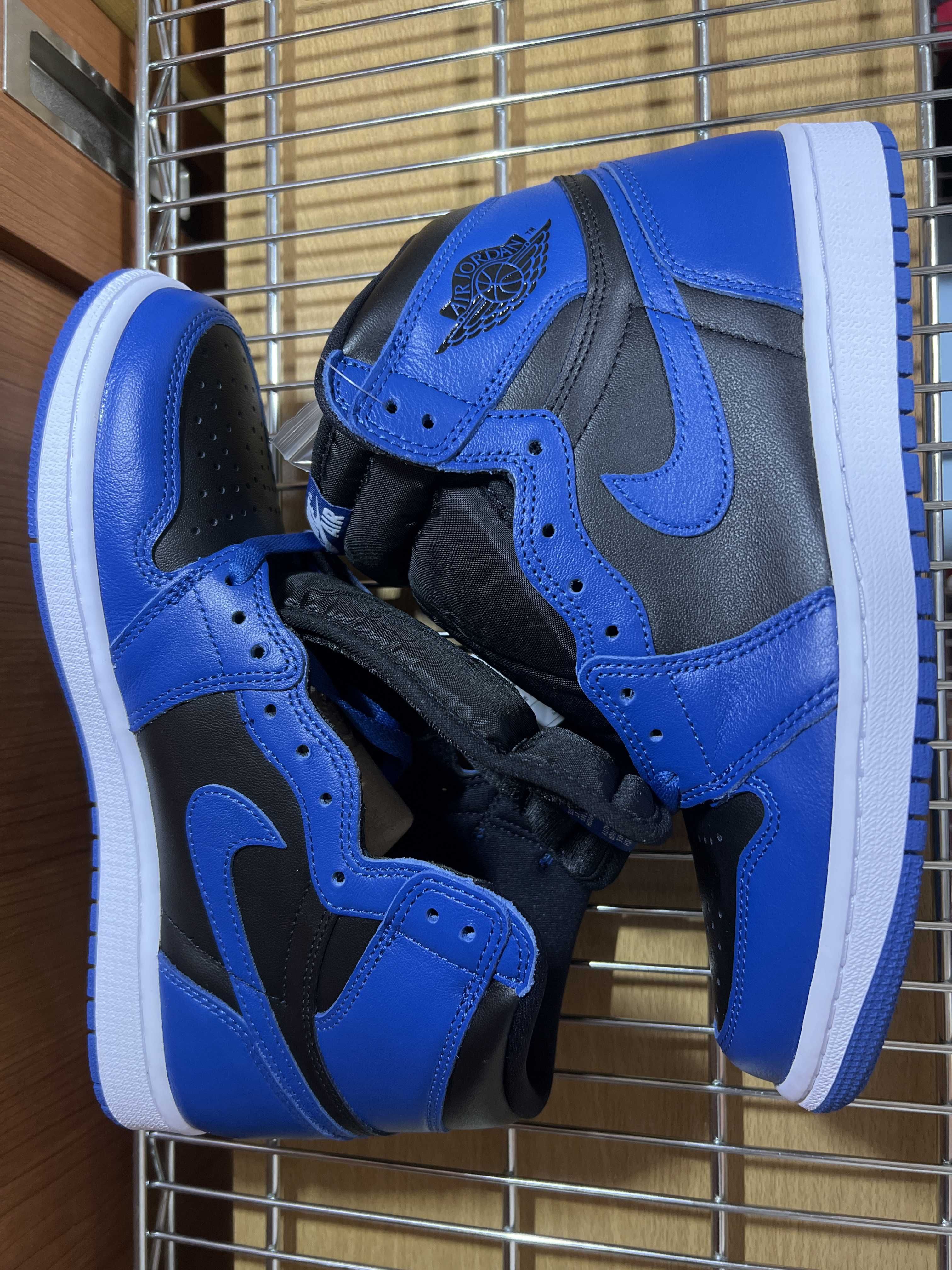Nike Air Jordan 1 Retro High OG "Dark Marina Blue"