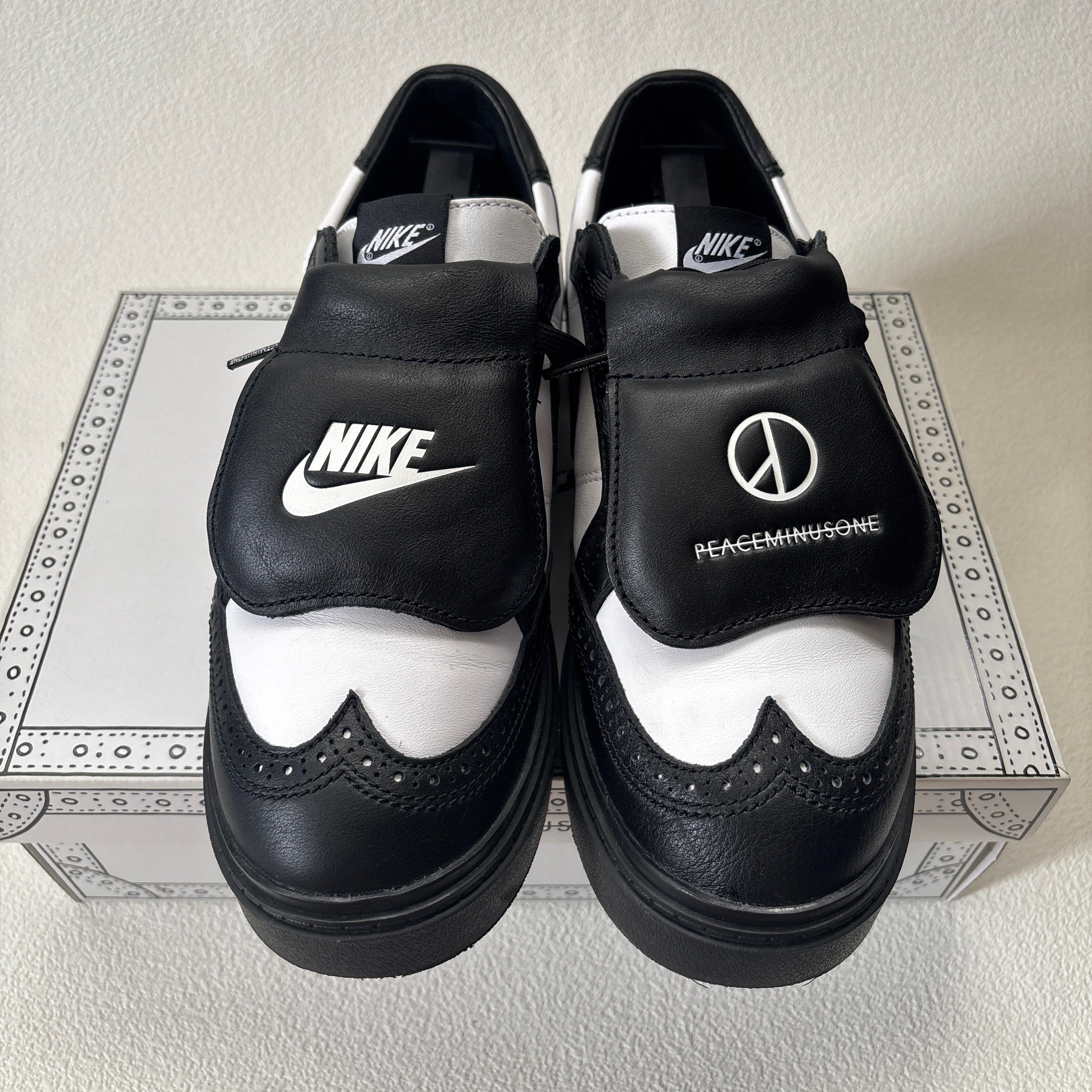 PEACEMINUSONE × Nike Kwondo 1 "Black and White" / G-DRAGON