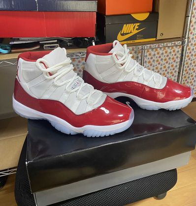 Nike Air Jordan 11 "Varsity Red"