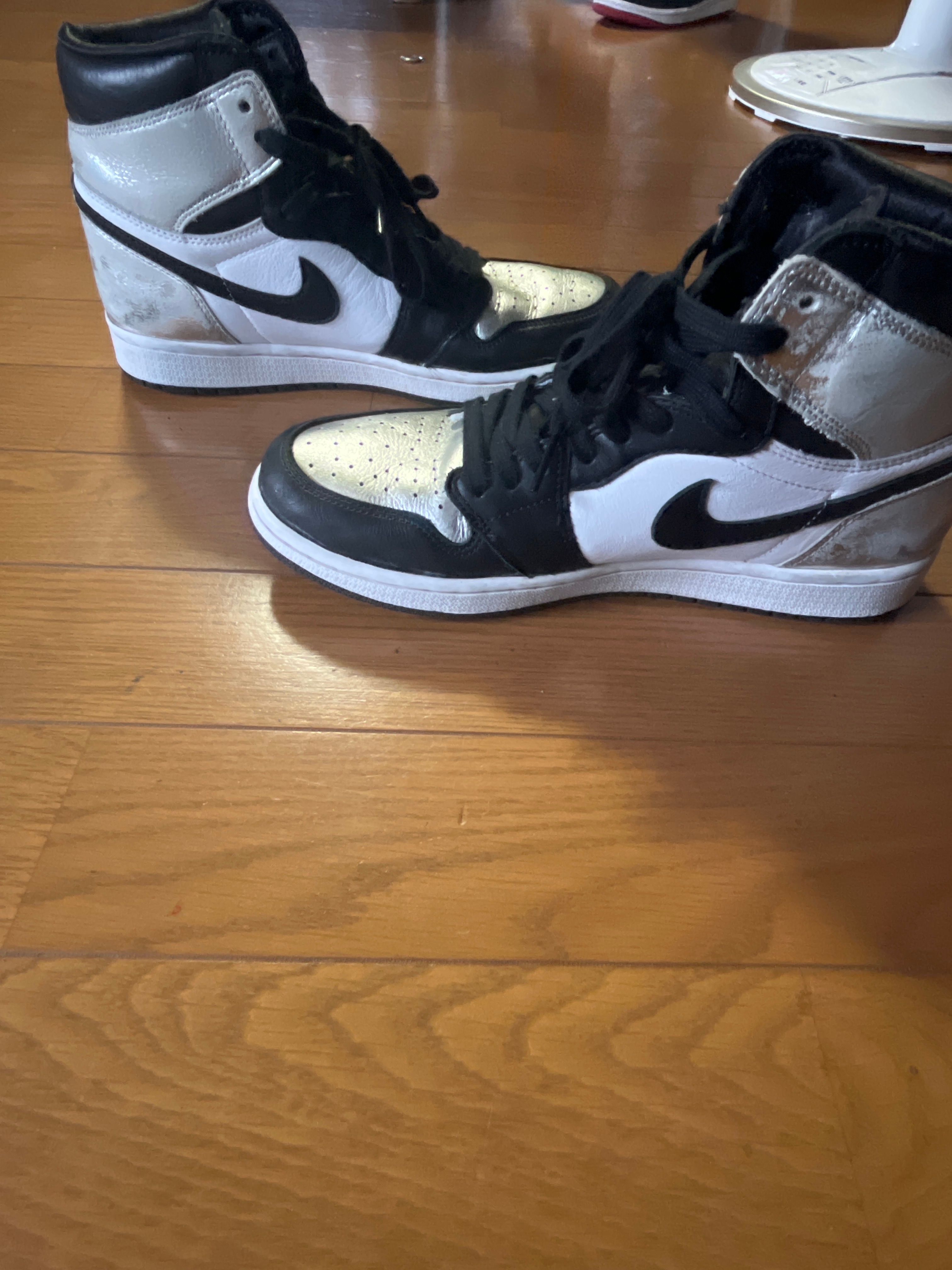 Nike Women's Air Jordan 1 Retro High OG "Silver Toe"