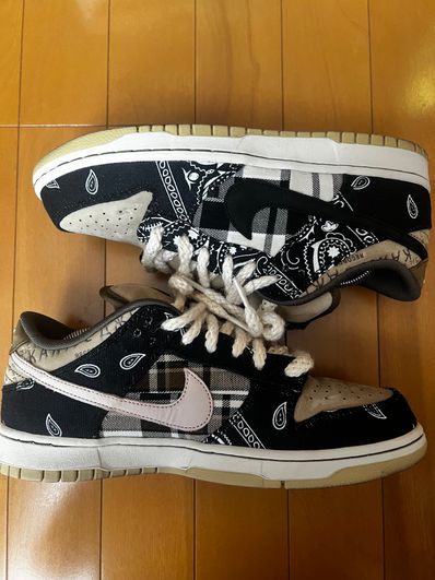 Travis Scott × Nike SB Dunk Low "Black/Parachute Beige"