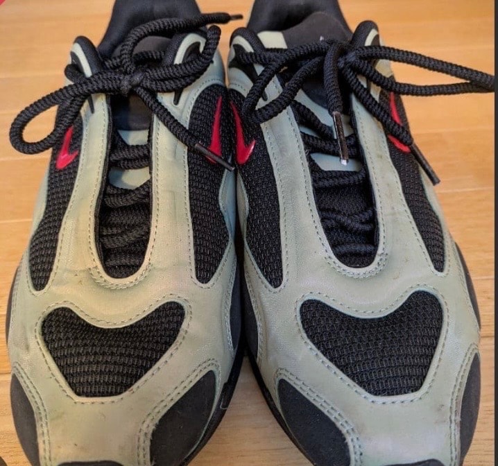 ナイキ ウィメンズ エアマックス ミューズ "ブラック/オイルグリーン"