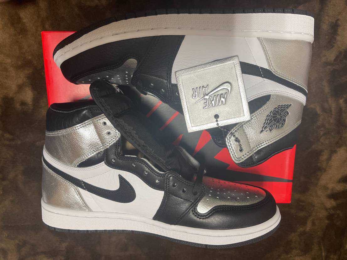 Nike Women's Air Jordan 1 Retro High OG "Silver Toe"