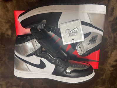 Nike Women's Air Jordan 1 Retro High OG "Silver Toe"
