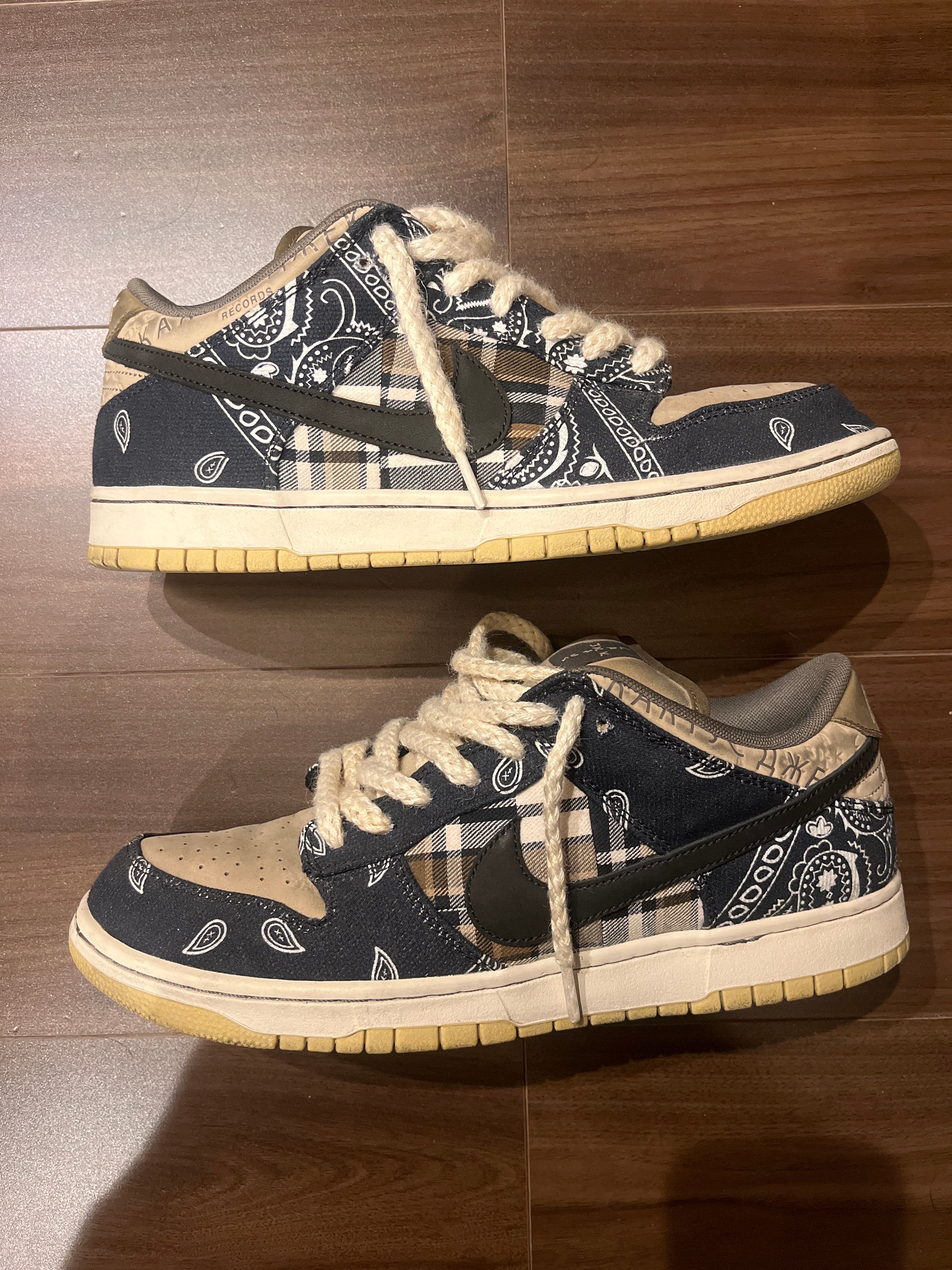 Travis Scott × Nike SB Dunk Low "Black/Parachute Beige"