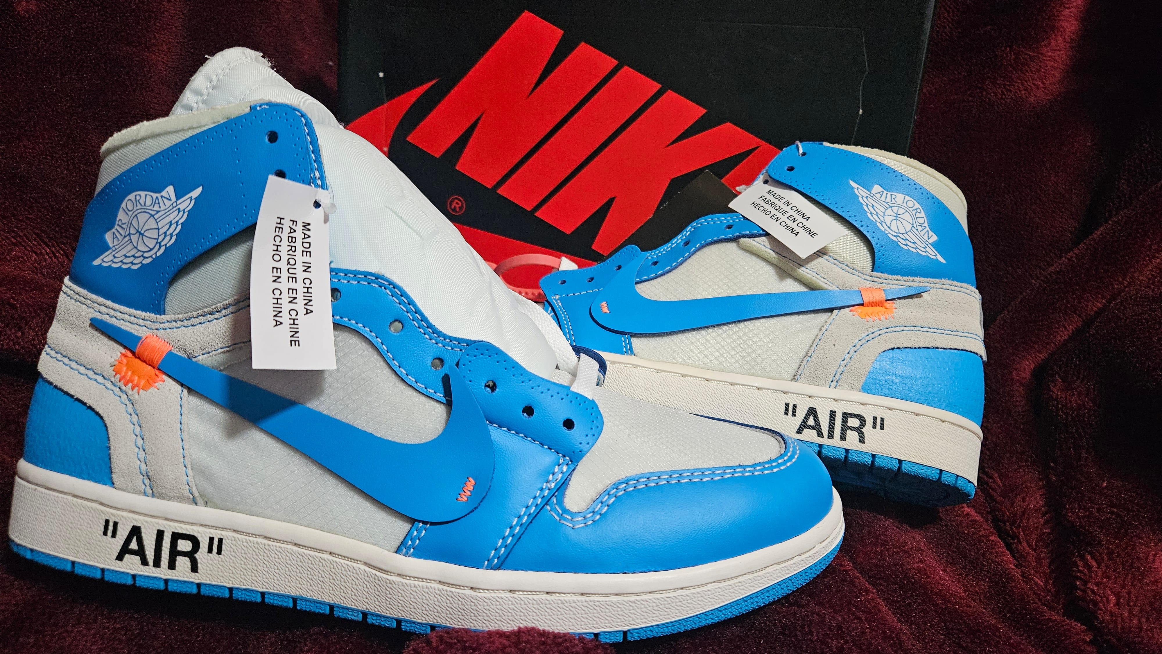 オフホワイト×ナイキ エアジョーダン1 ハイ UNC "ホワイト/ダーク パウダー ブルー"