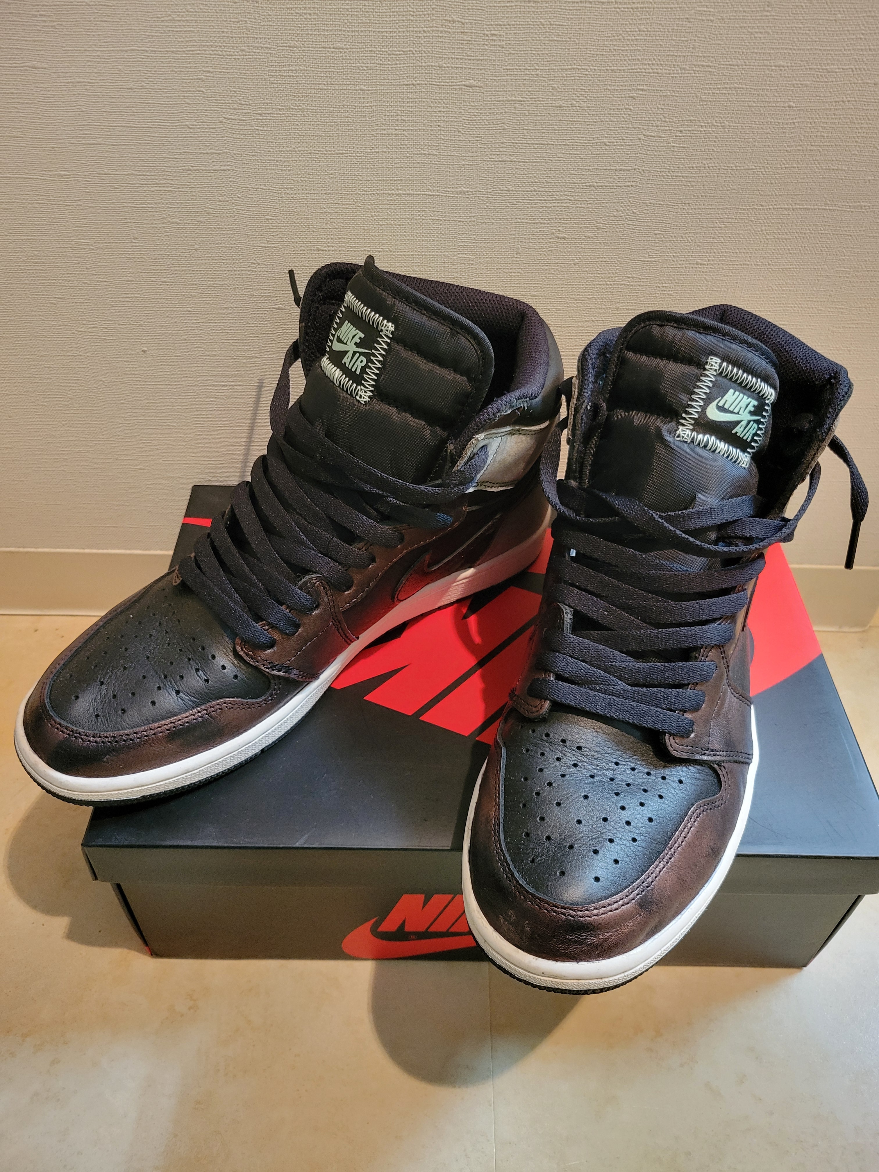 ナイキ エアジョーダン1 ハイ OG "ラストシャドウ"