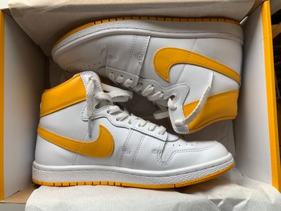 Nike Jordan Air Ship SP "University Gold"