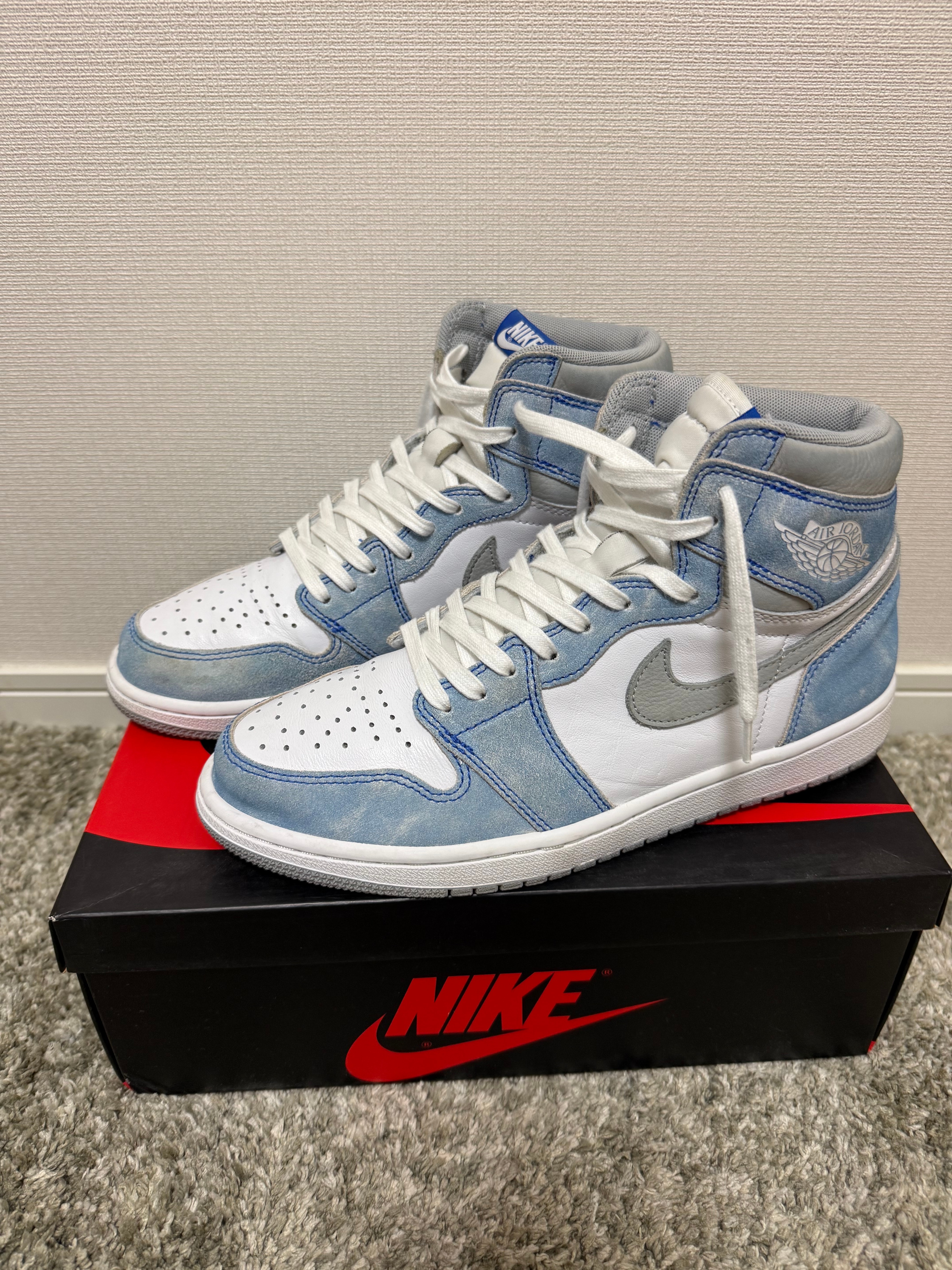 Nike Air Jordan 1 High OG "Hyper Royal"