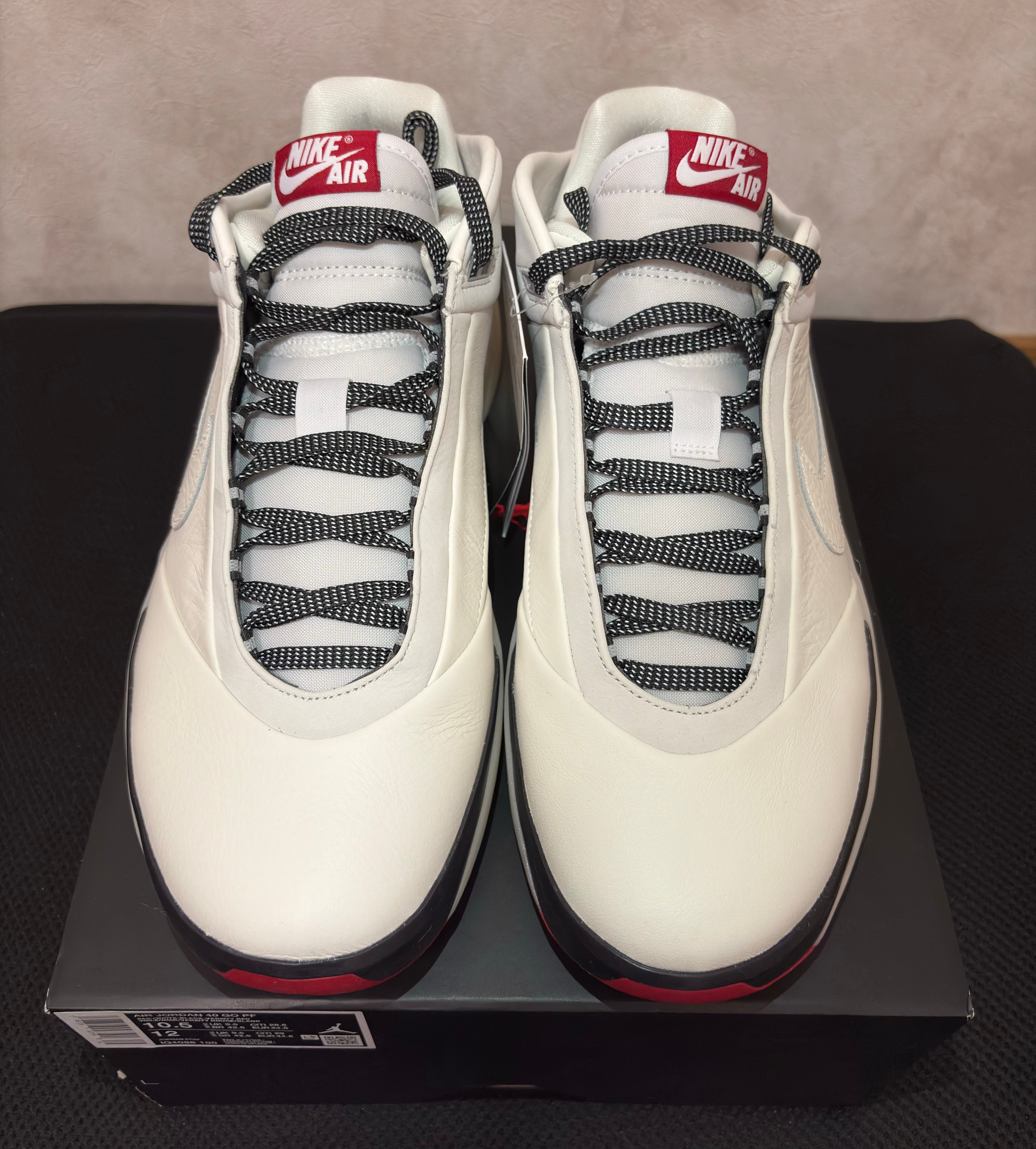 ナイキ エアジョーダン40 "シカゴ" (IQ4088-100/IQ4087-100)