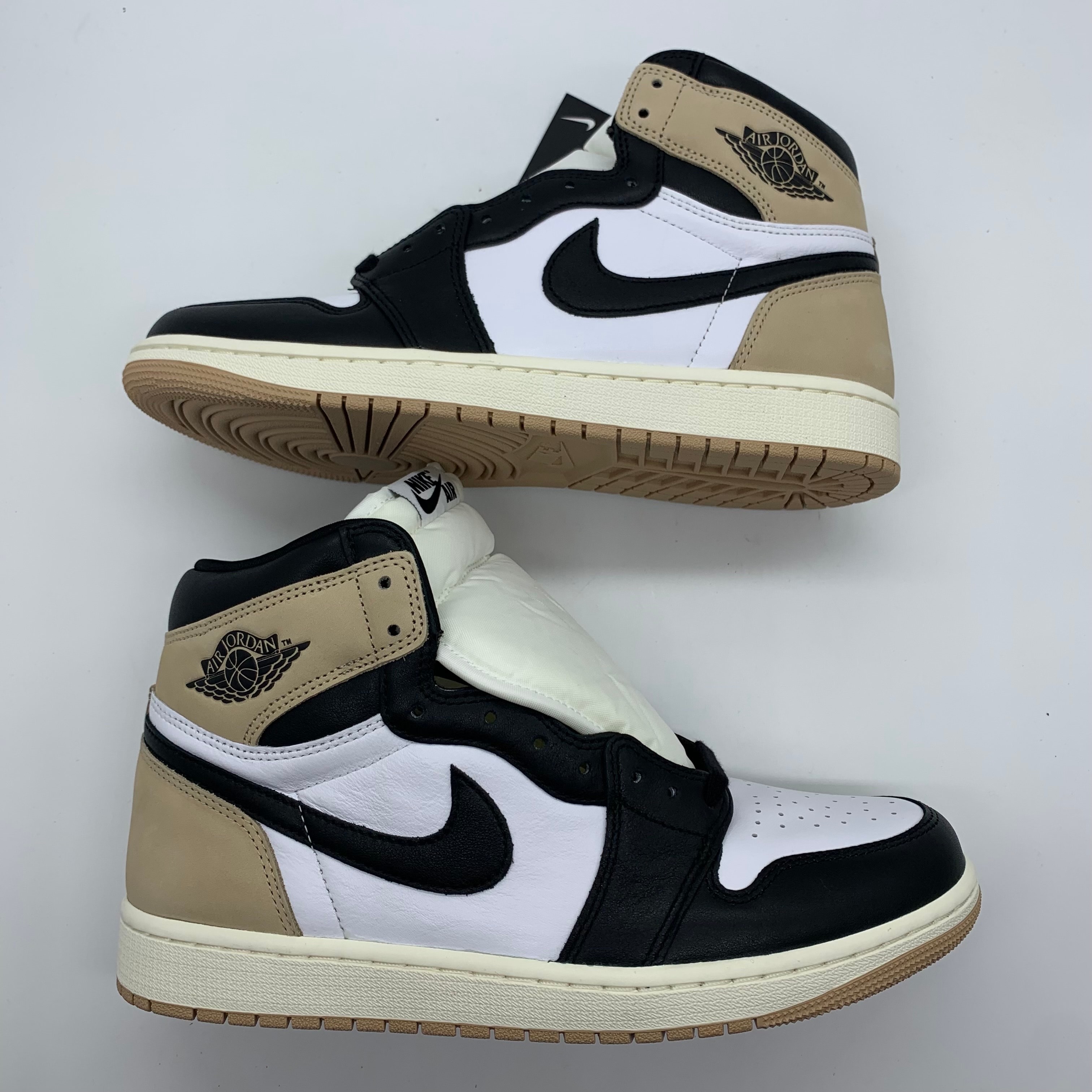 ナイキ ウィメンズ エアジョーダン1 レトロ ハイ OG "ラテ"