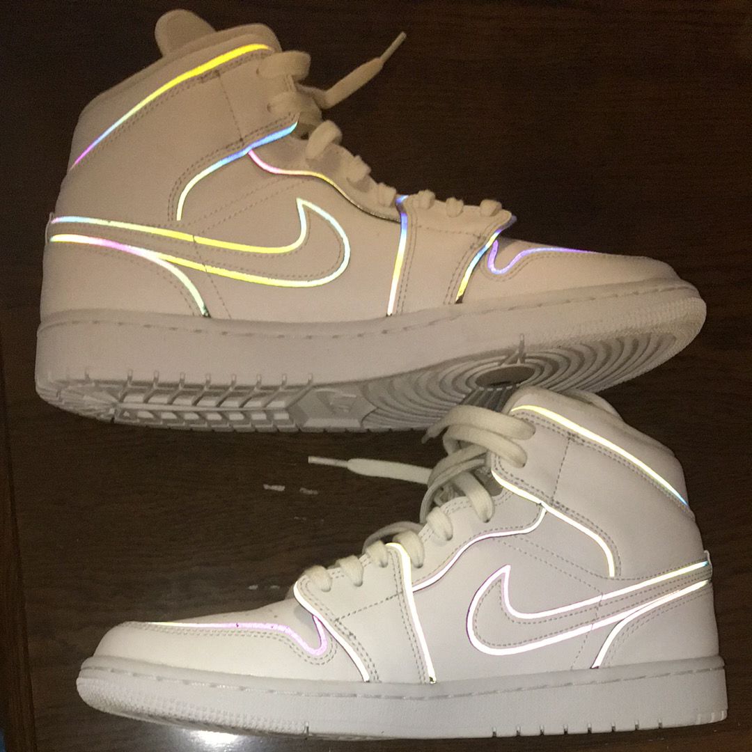 NIKE Women's AIR JORDAN 1 MID "WHITE/BLACK"