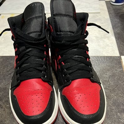 Nike Air Jordan 1 Mid "Bred"