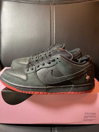 Nike SB Dunk Low TRD QS "Black Pigeon"