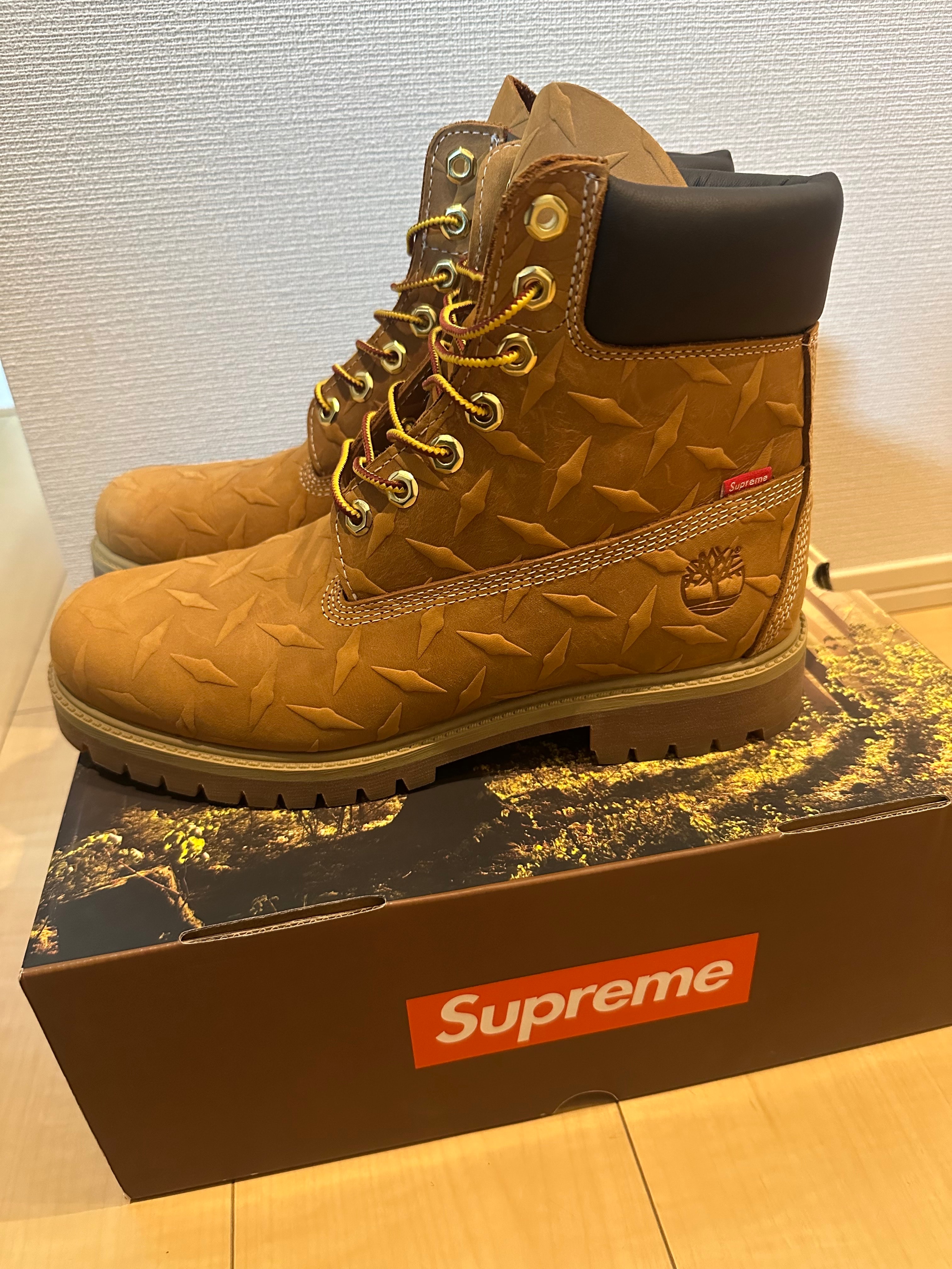 シュプリーム × ティンバーランド ダイアモンドプレート 6インチ プレミアム ウォータープルーフ ブーツ "ウィート"