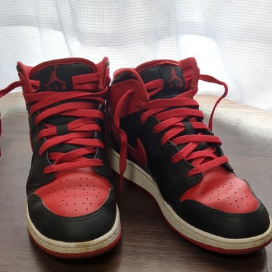 Nike Air Jordan 1 Mid "Bred Toe"