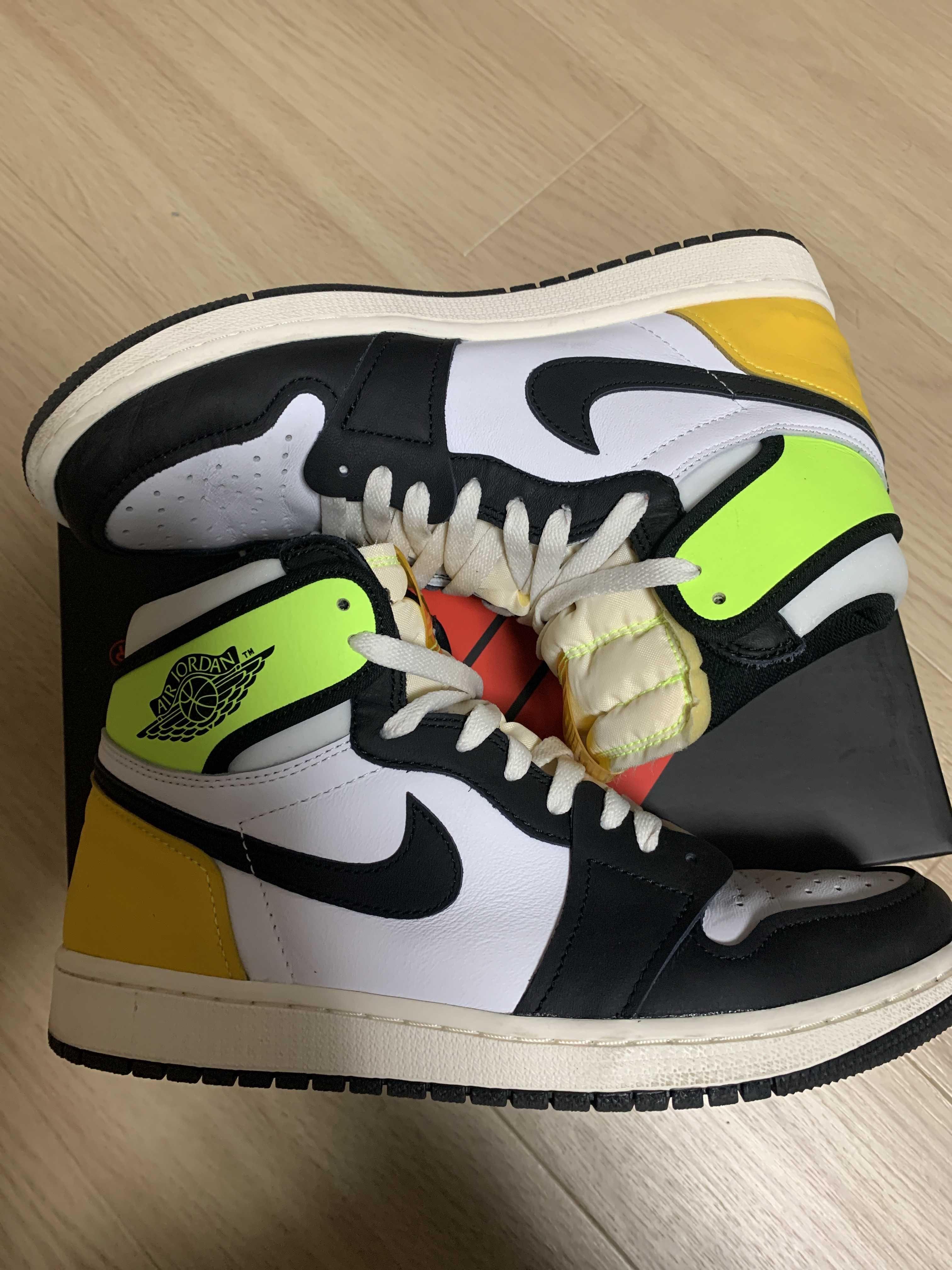 Nike Air Jordan 1 High OG "Volt Gold"