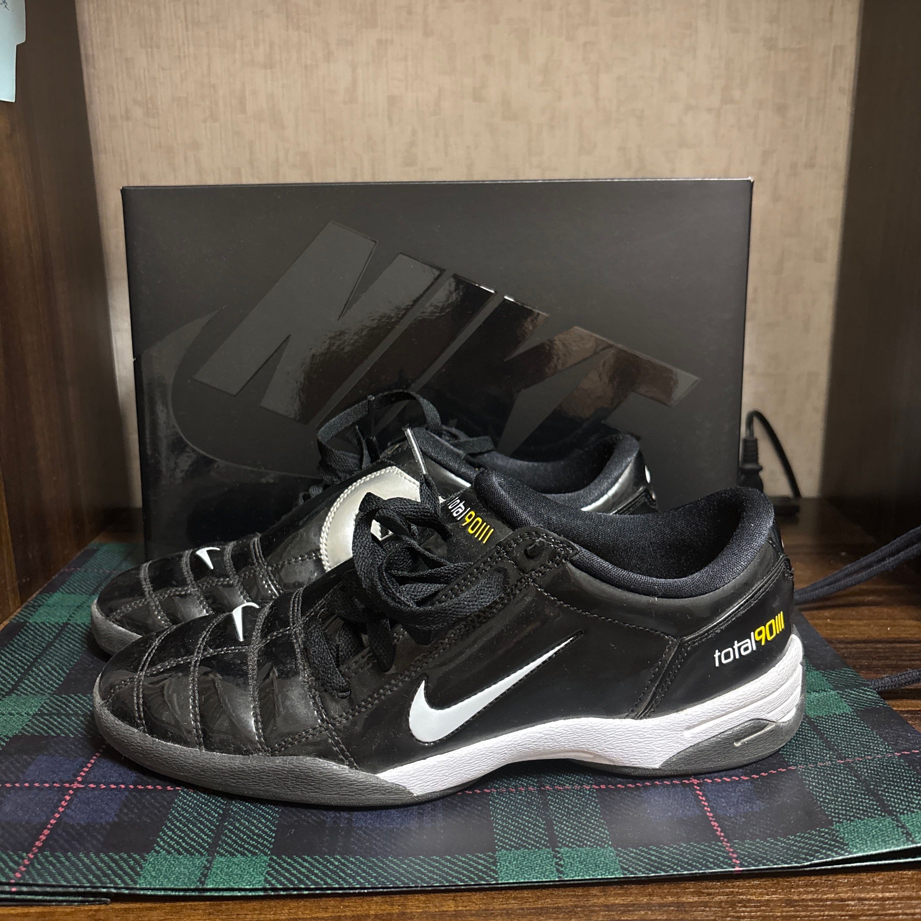 Nike Total 90 3 SP "Black and White"