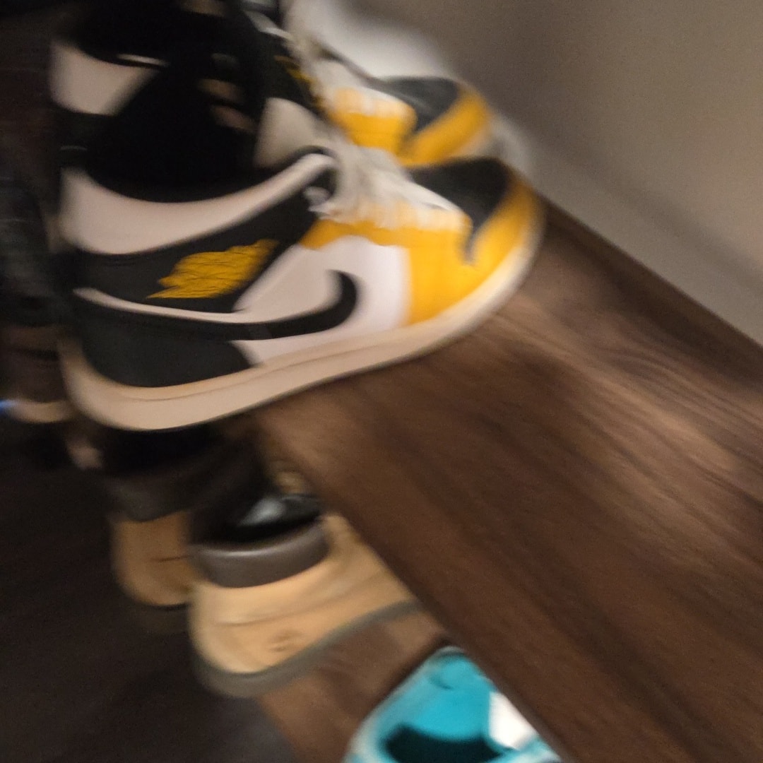 Nike Air Jordan 1 Mid "Yellow Ochre"