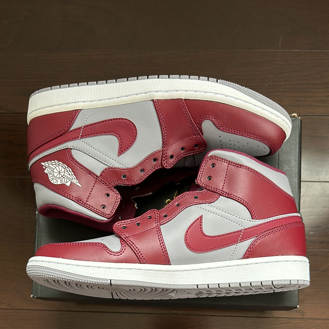 Nike Air Jordan 1 Mid "Team Red"