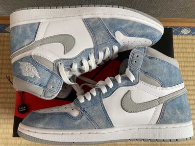 Nike Air Jordan 1 High OG "Hyper Royal"