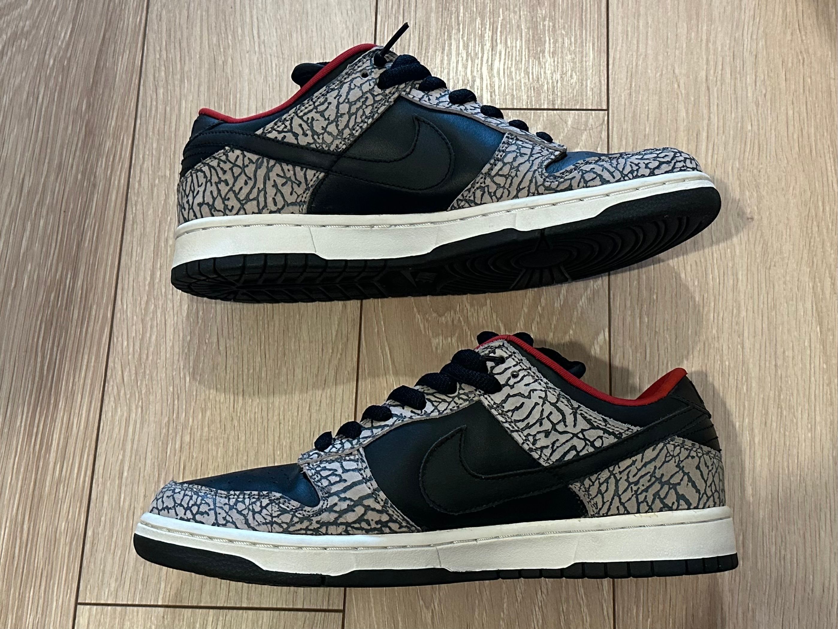 Supreme × Nike SB Dunk Low "Black Cement/Safari" (2002)