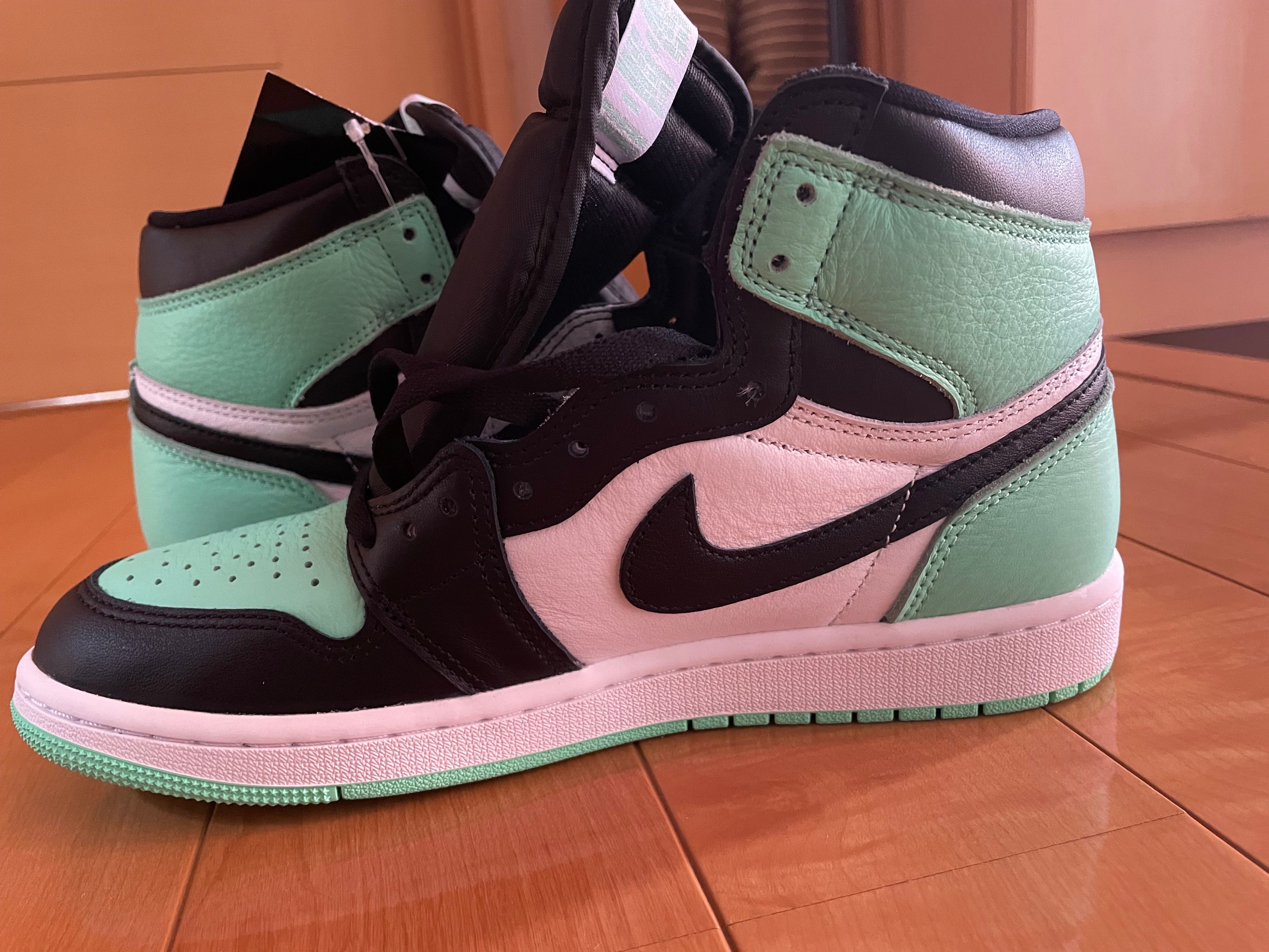 Nike Air Jordan 1 High OG "Green Glow"