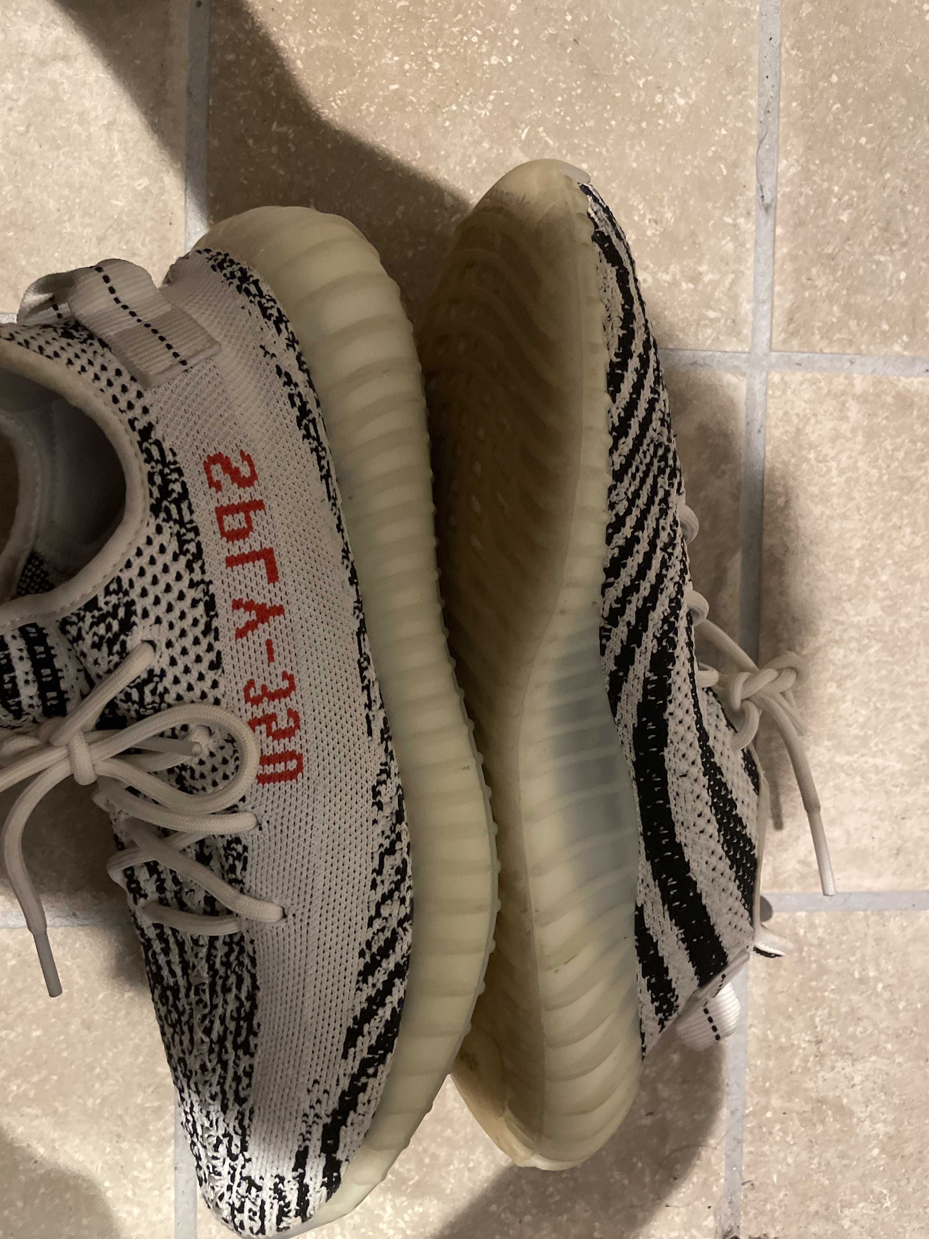adidas YEEZY Boost 350 V2 "Zebra"