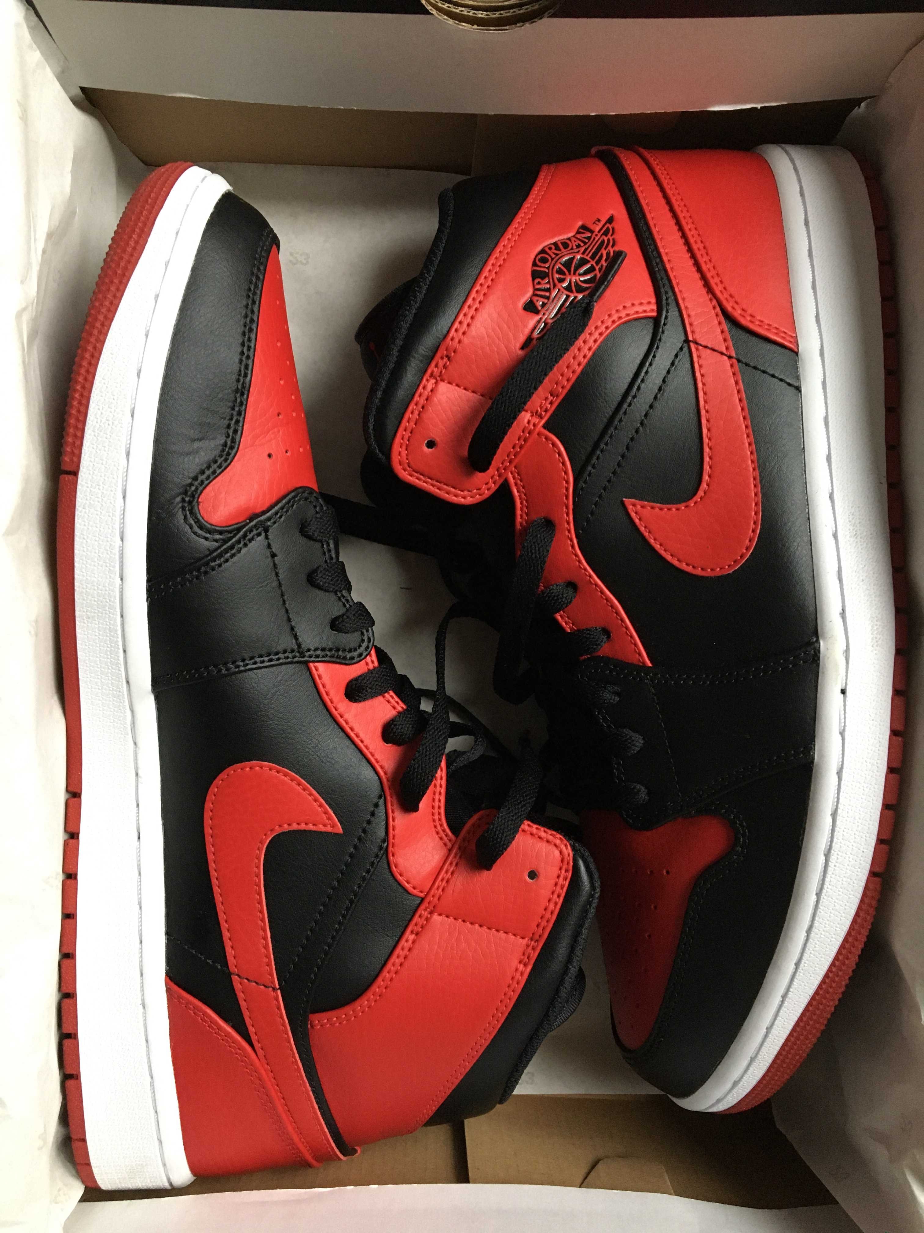 Nike Air Jordan 1 Mid "Bred"
