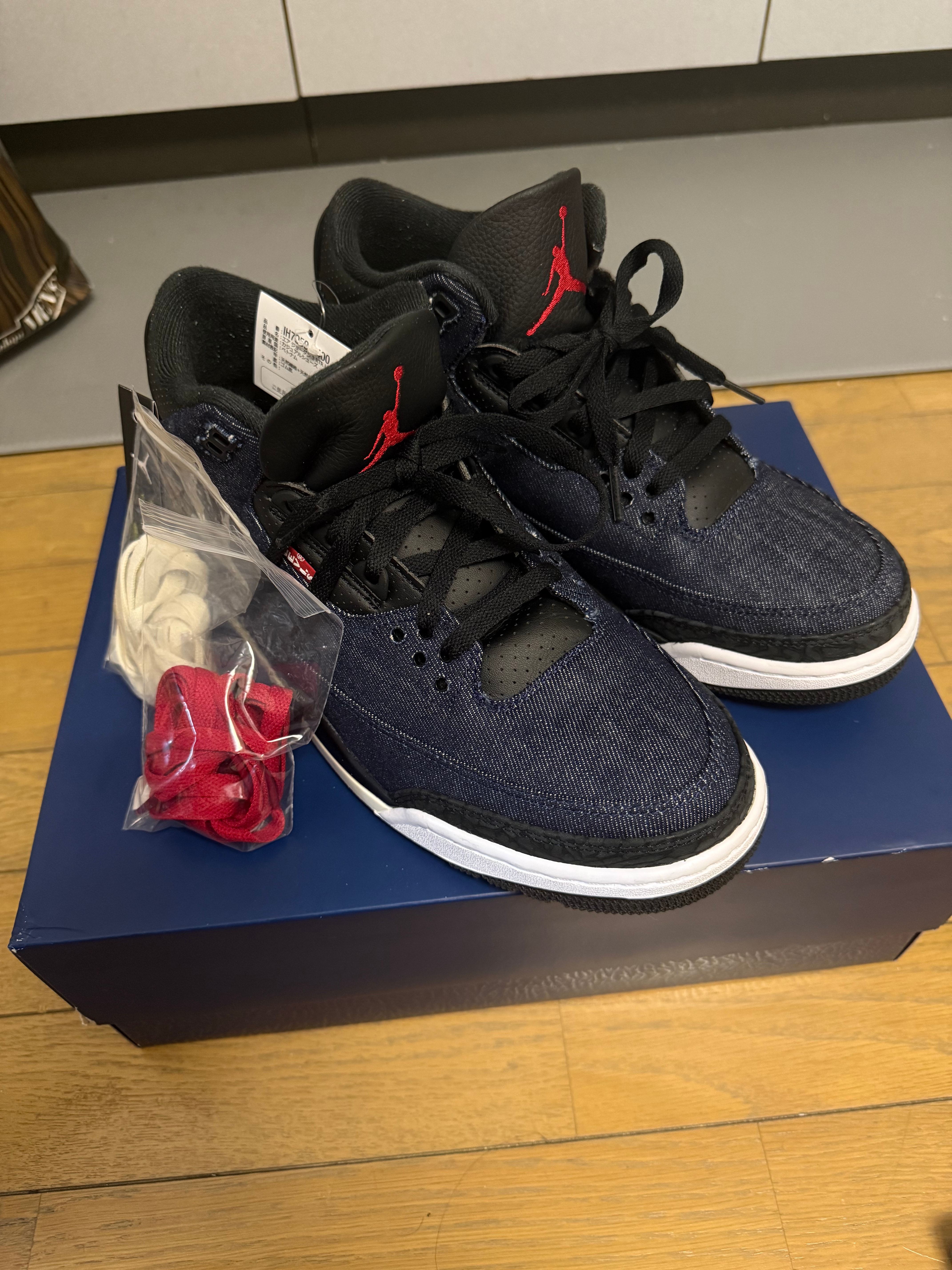 Levi’s × Nike Air Jordan 3 Retro SP "Indigo and Gym Red" (LEVI'S Tab)