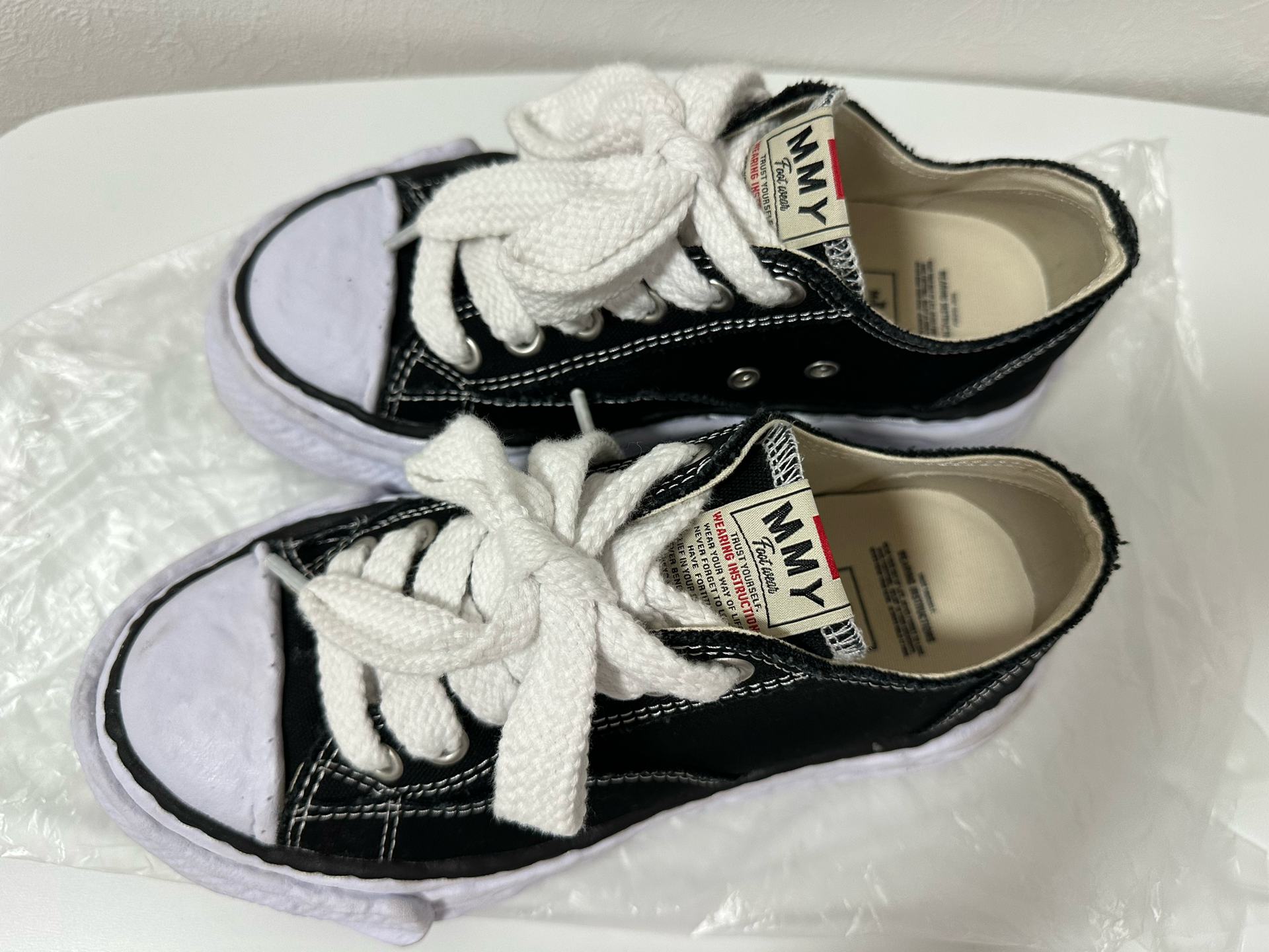 Maison MIHARA YASUHIRO PETERSON OG Sole Canvas Low-top Sneaker "Black"