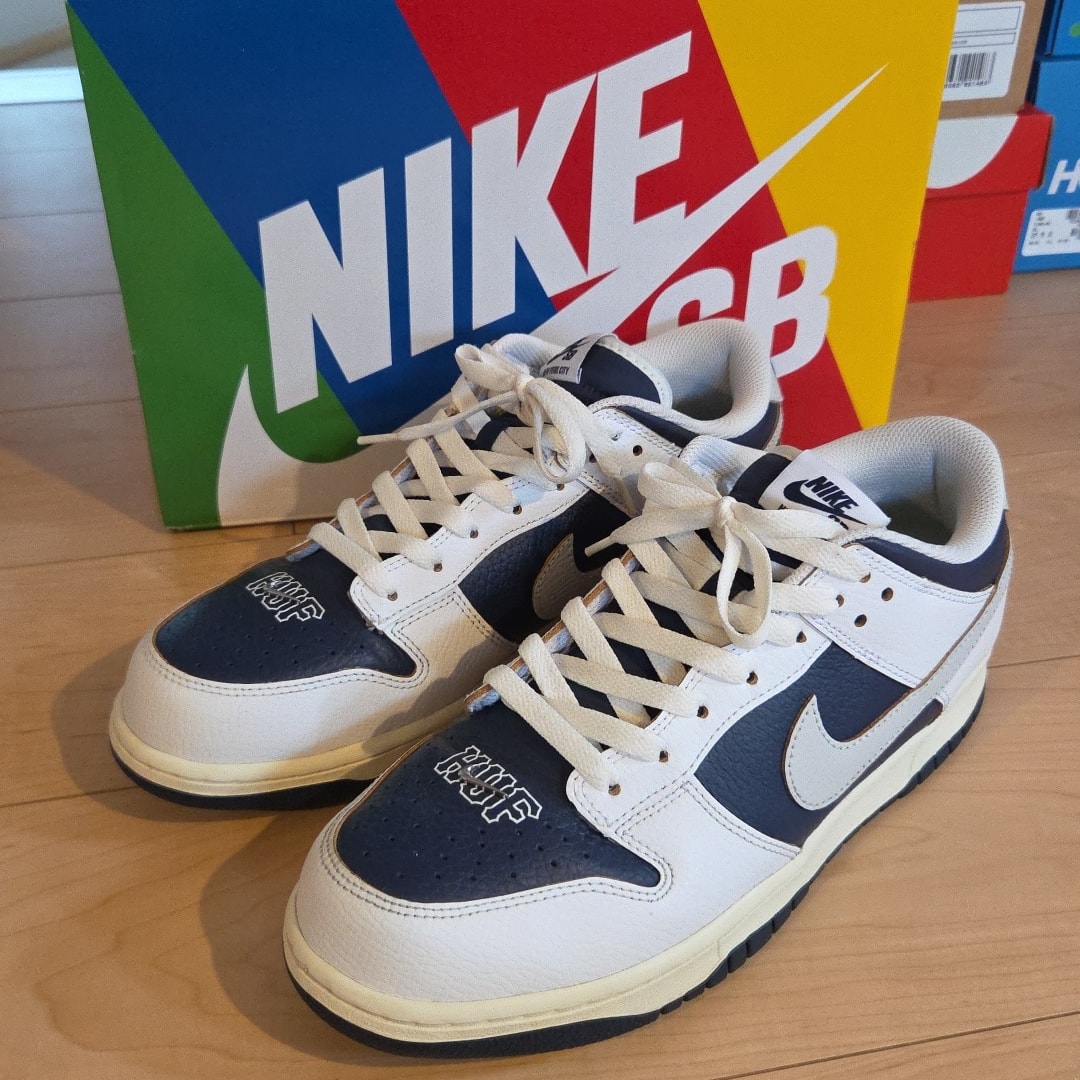 HUF × Nike SB Dunk Low "New York"