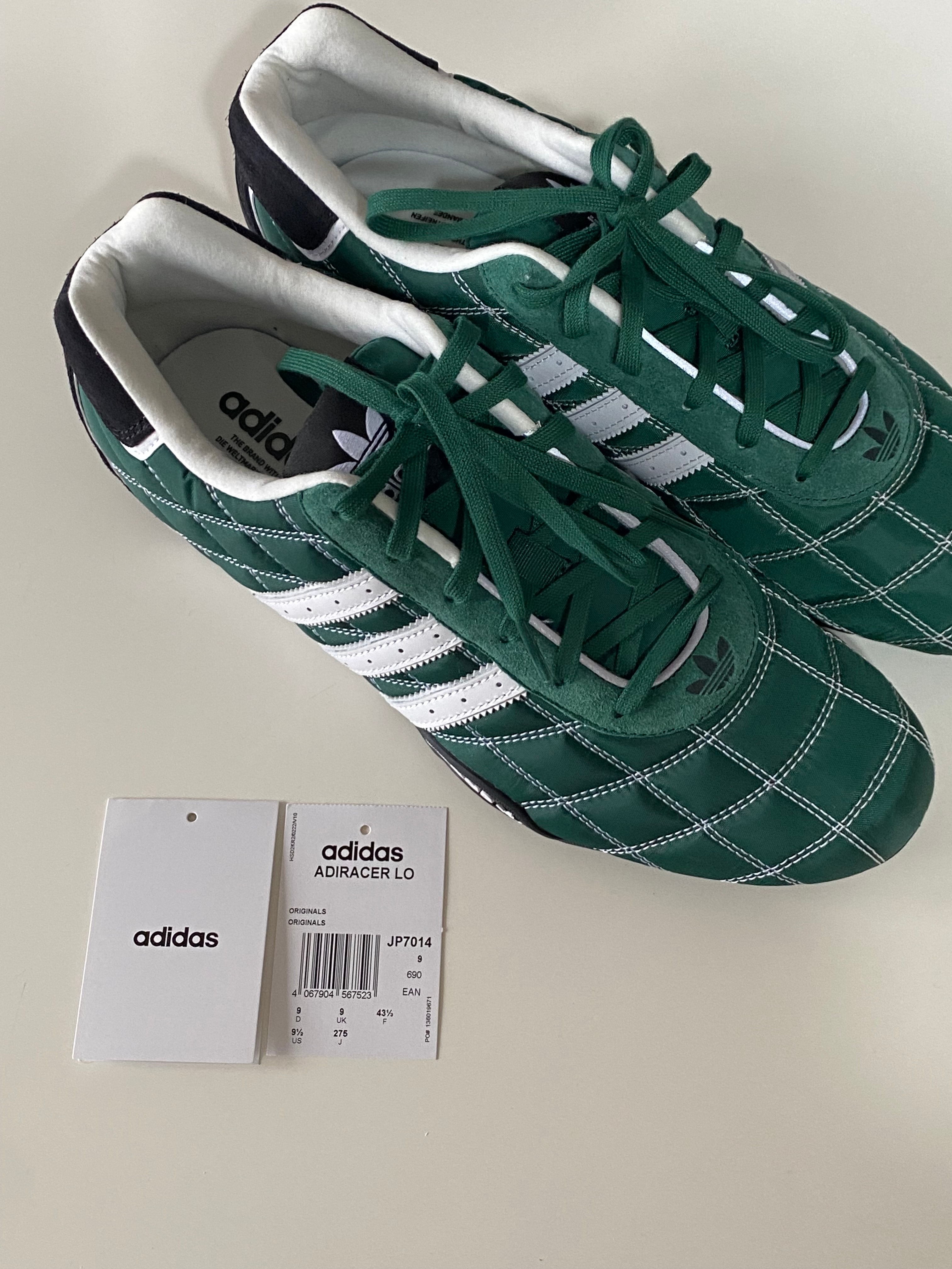 アディダス アディレーサー ロー "カレッジグリーン/クラウドホワイト/コアブラック"