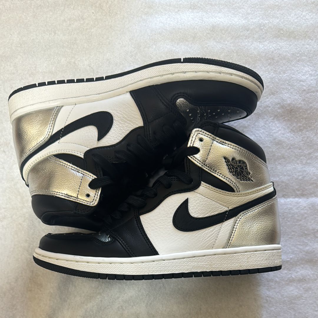 Nike Women's Air Jordan 1 Retro High OG "Silver Toe"