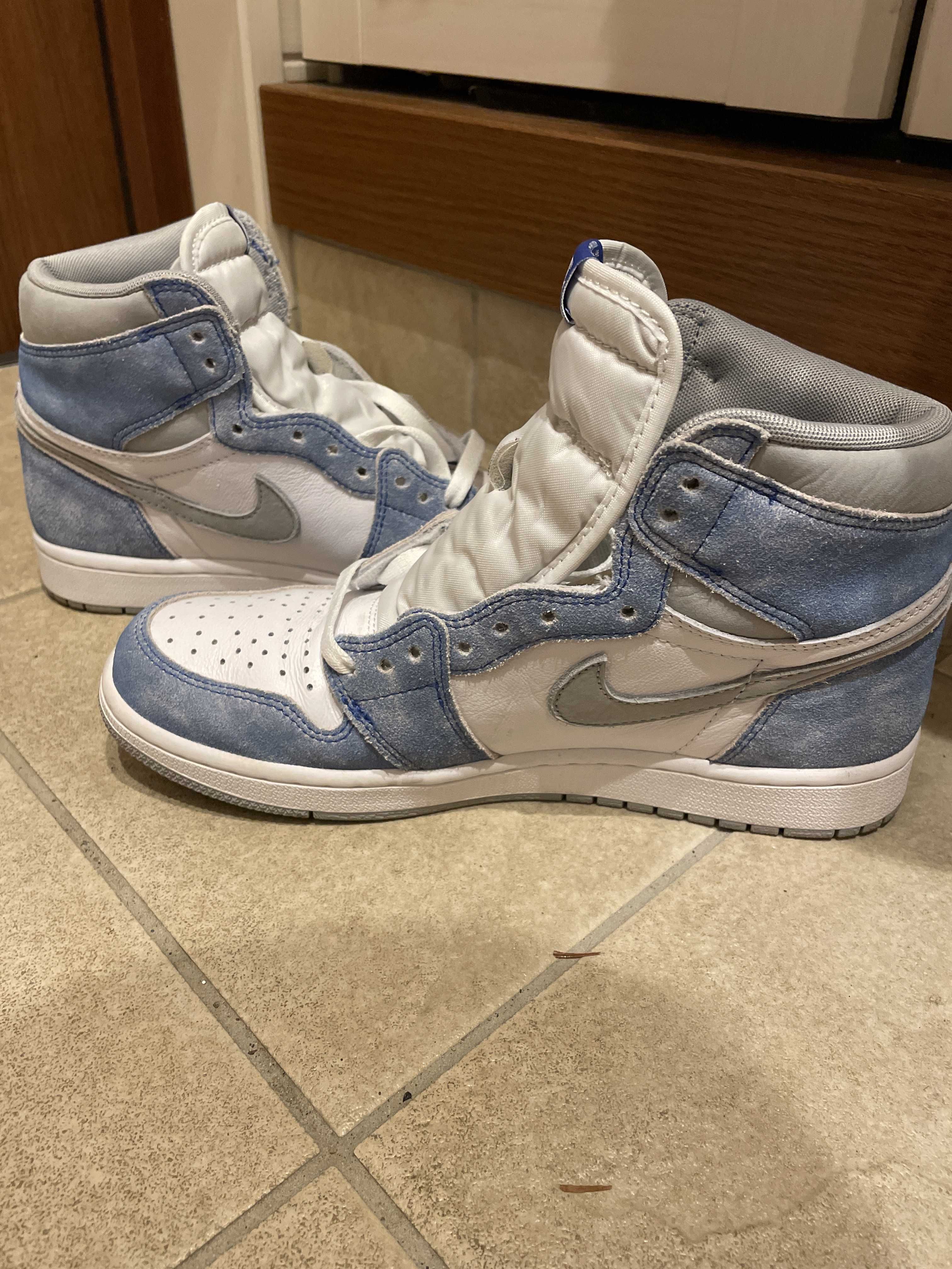 Nike Air Jordan 1 High OG "Hyper Royal"