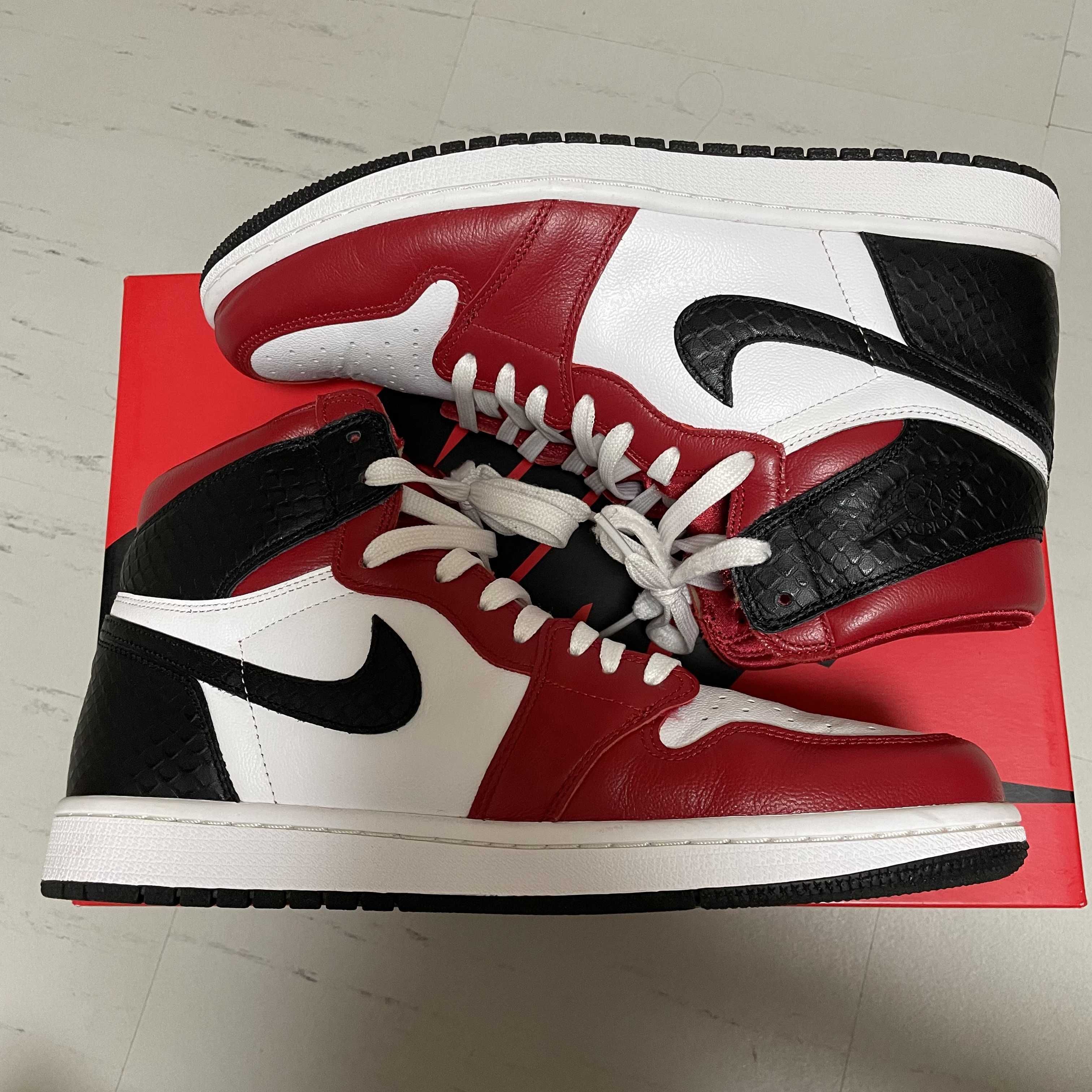 Nike Women's Air Jordan 1 High OG "Satin Red"