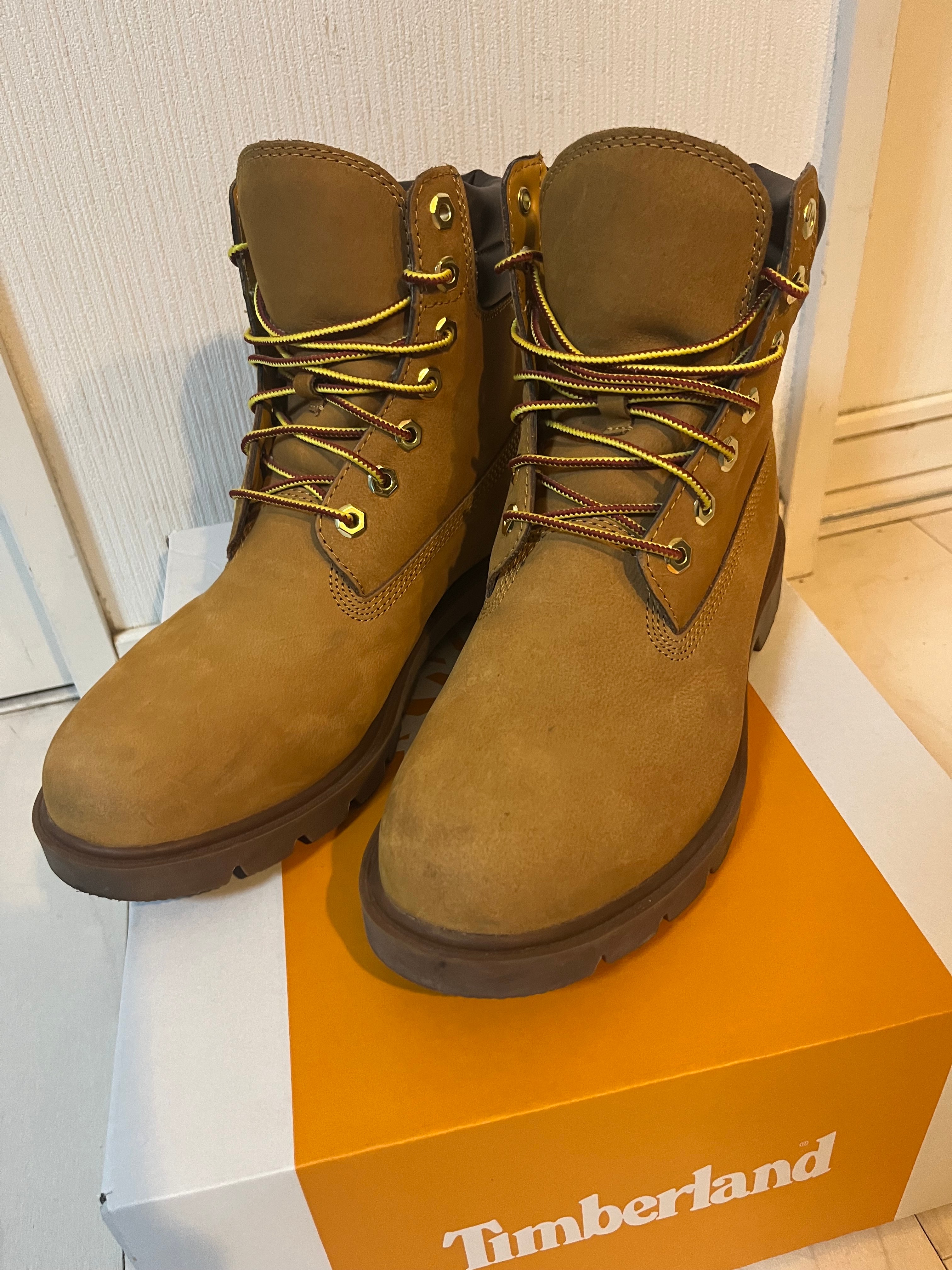 ティンバーランド 6インチ ウォーター レジスタント ブーツ "ウィート"