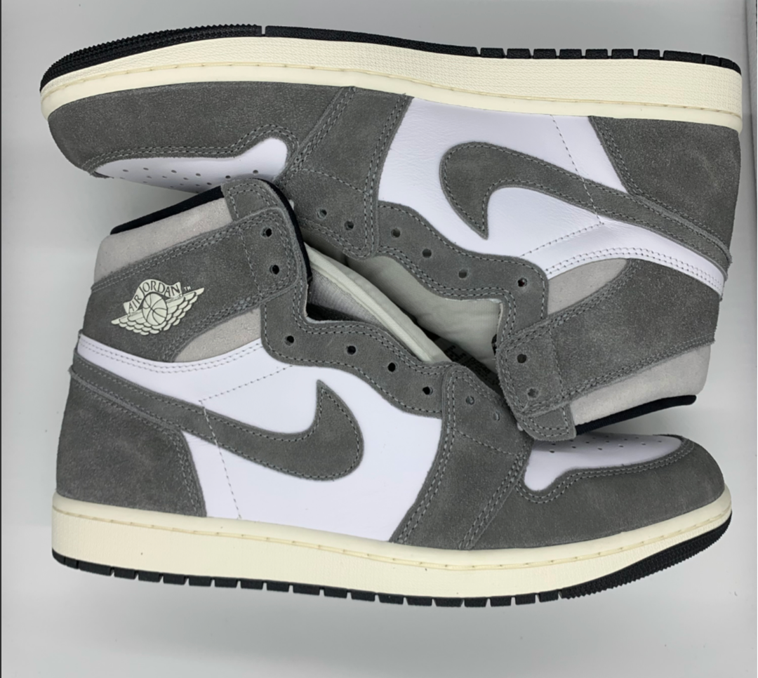 Nike Air Jordan 1 Retro High OG "Black and Smoke Grey"