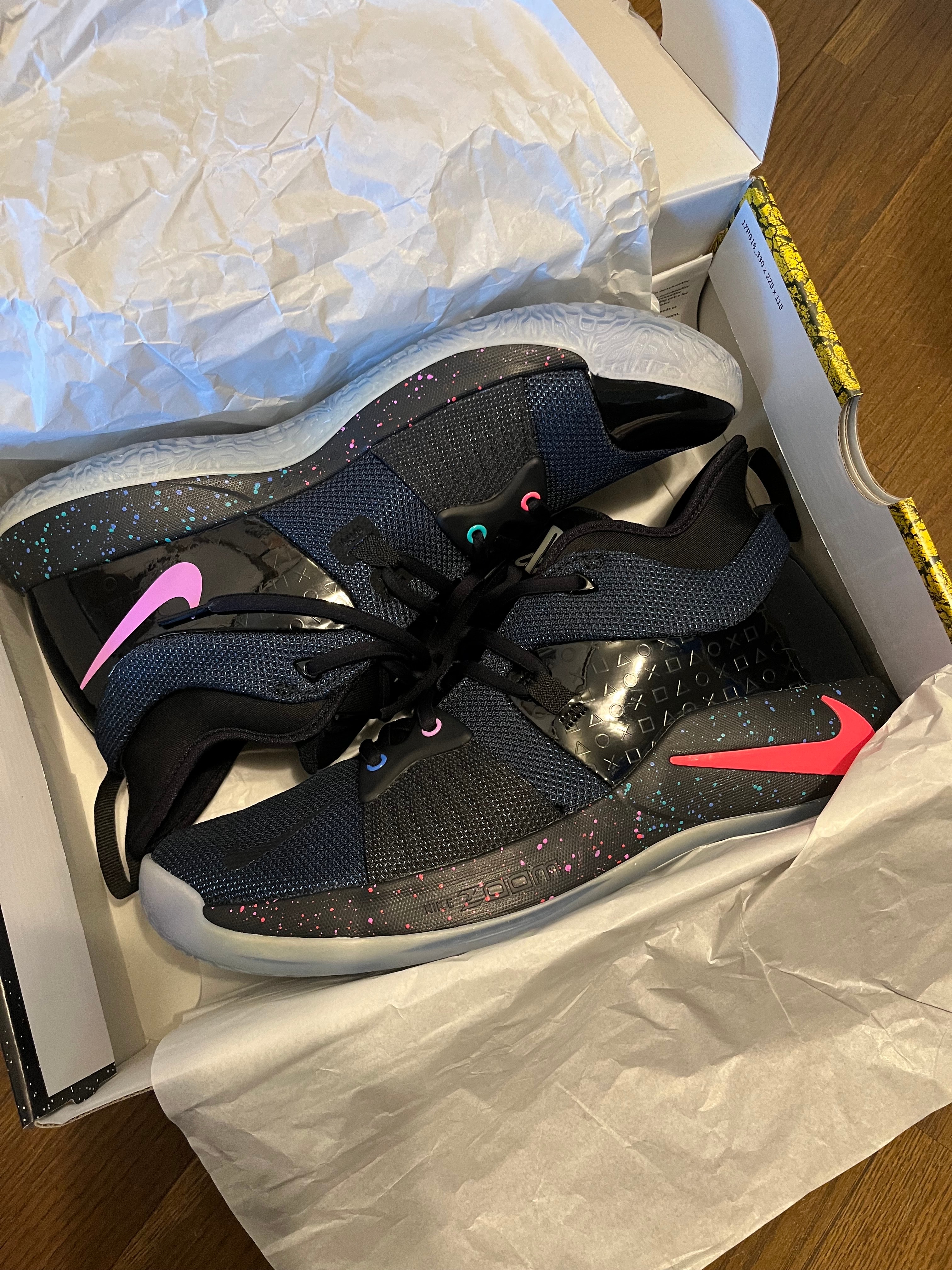 プレイステーション × ナイキ PG2 "プレイステーション"