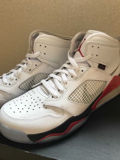 NIKE AIR JORDAN MARS 270