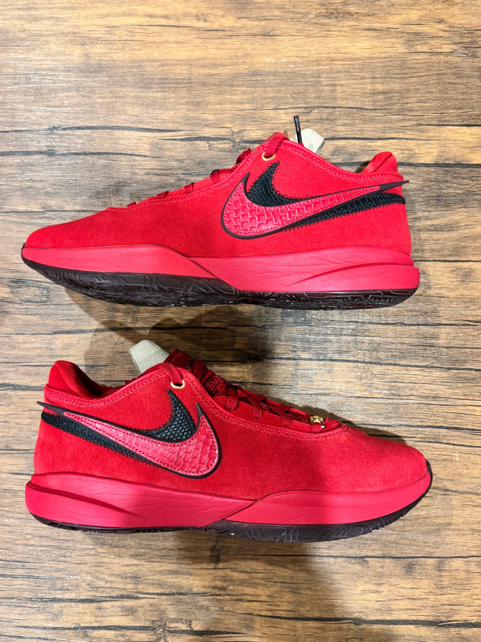 Nike LeBron 20 
