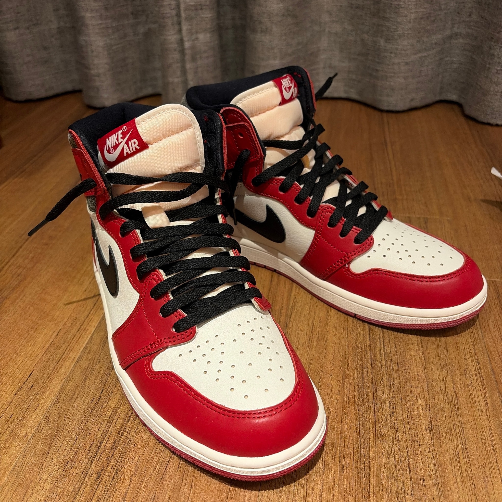 Nike Air Jordan 1 High OG "Lost & Found/Chicago"