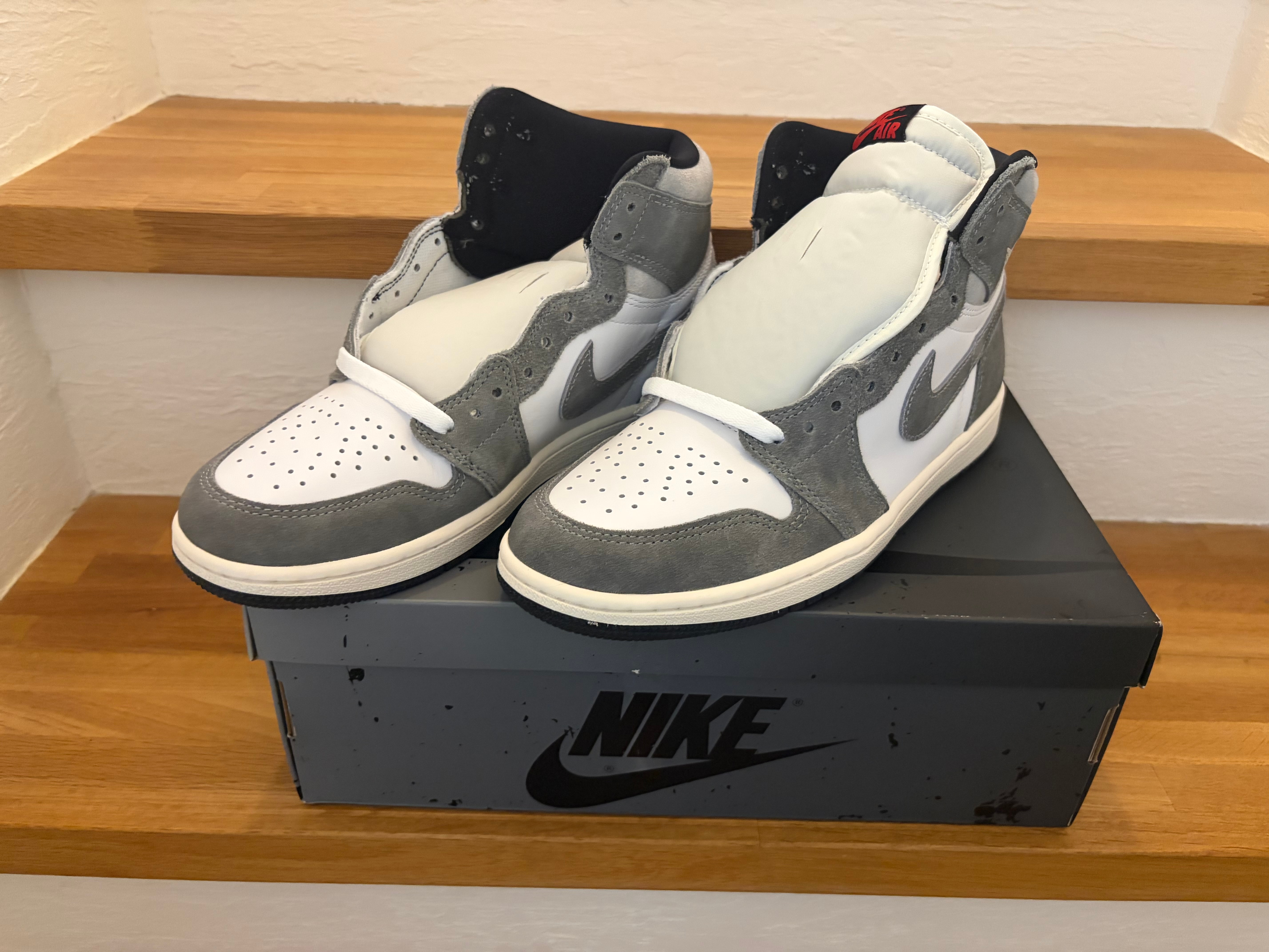 Nike Air Jordan 1 Retro High OG "Black and Smoke Grey"