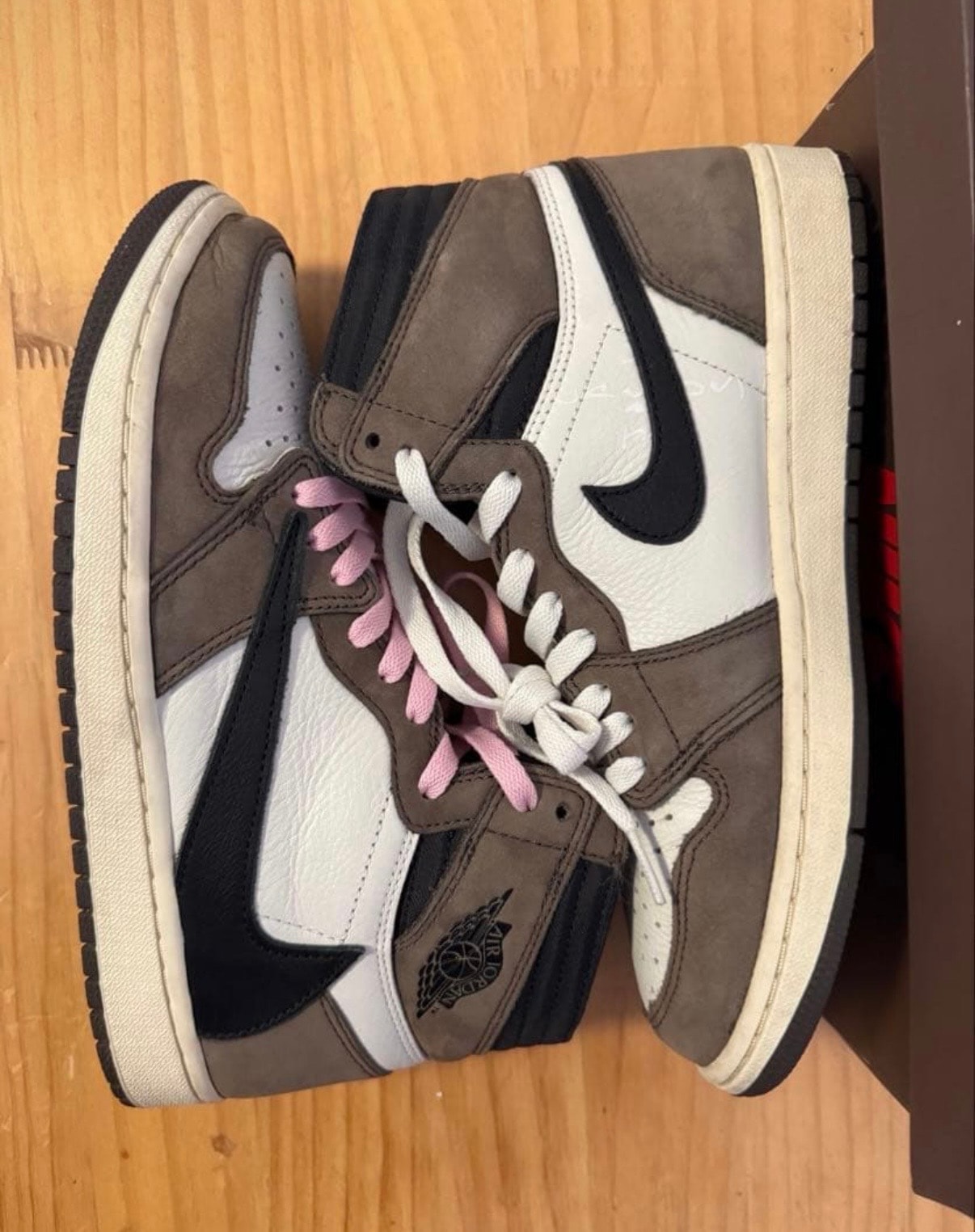 Travis Scott × Nike Air Jordan 1 Retro High OG TS SP "Sail/Dark Mocha"