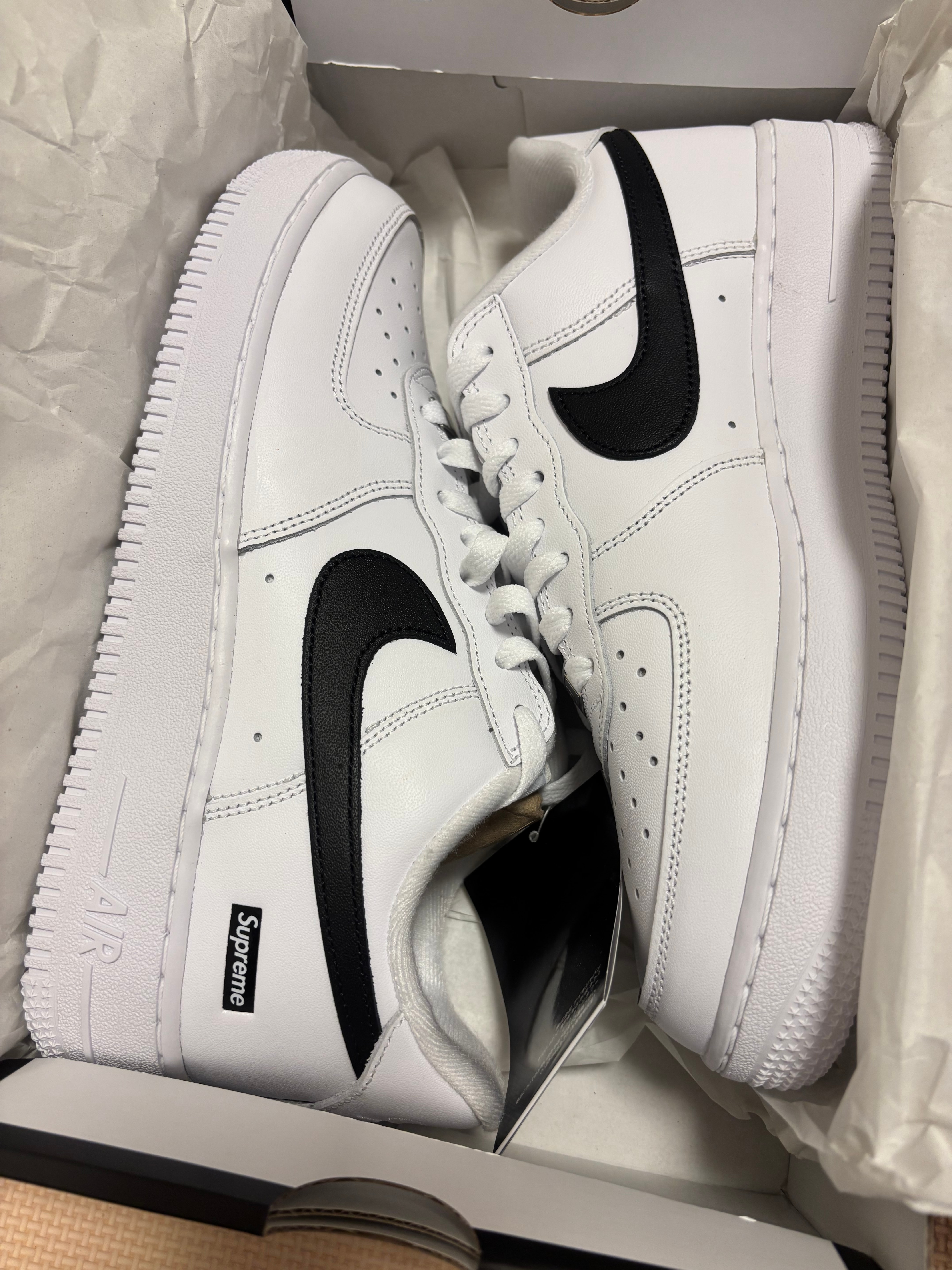Supreme × Nike Air Force 1 Low "White/Black"
