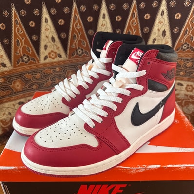 Nike Air Jordan 1 High OG "Lost & Found/Chicago"