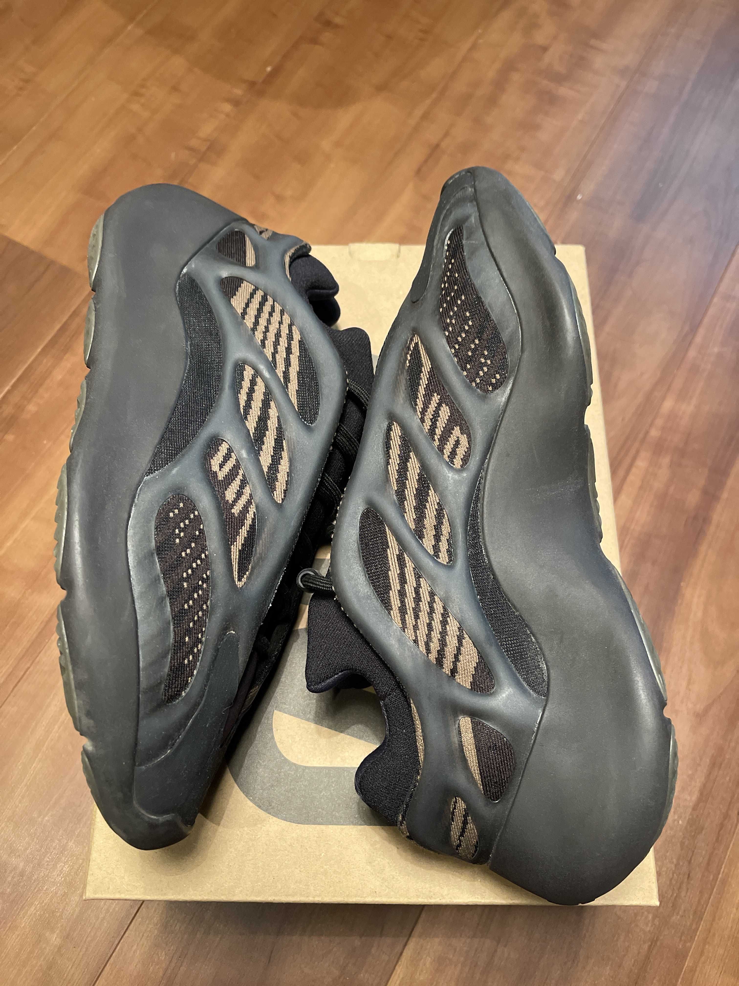 adidas YEEZY 700V3 "Clay Brown"