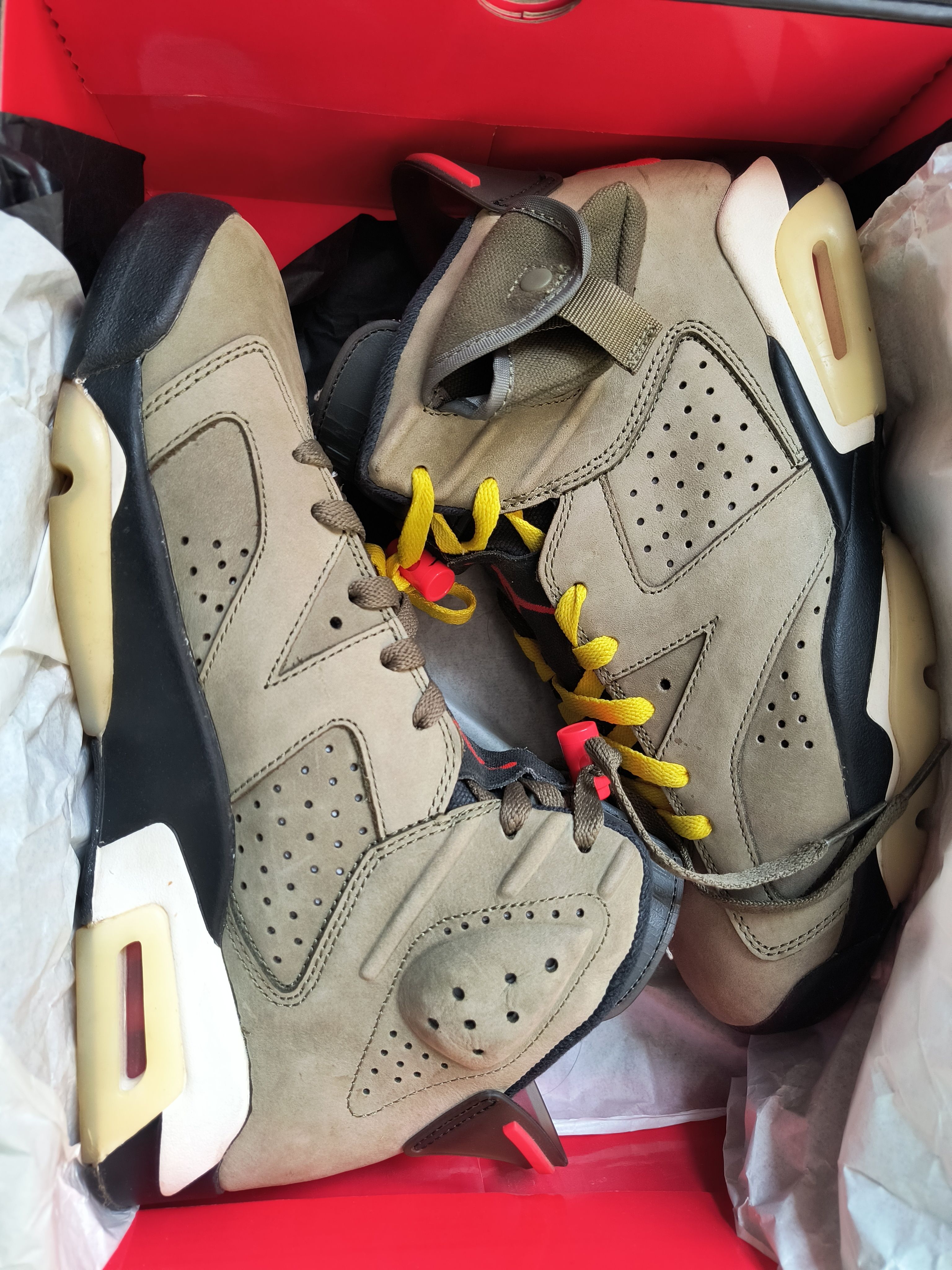 Travis Scott × Nike Air Jordan 6 Retro "Medium Olive"