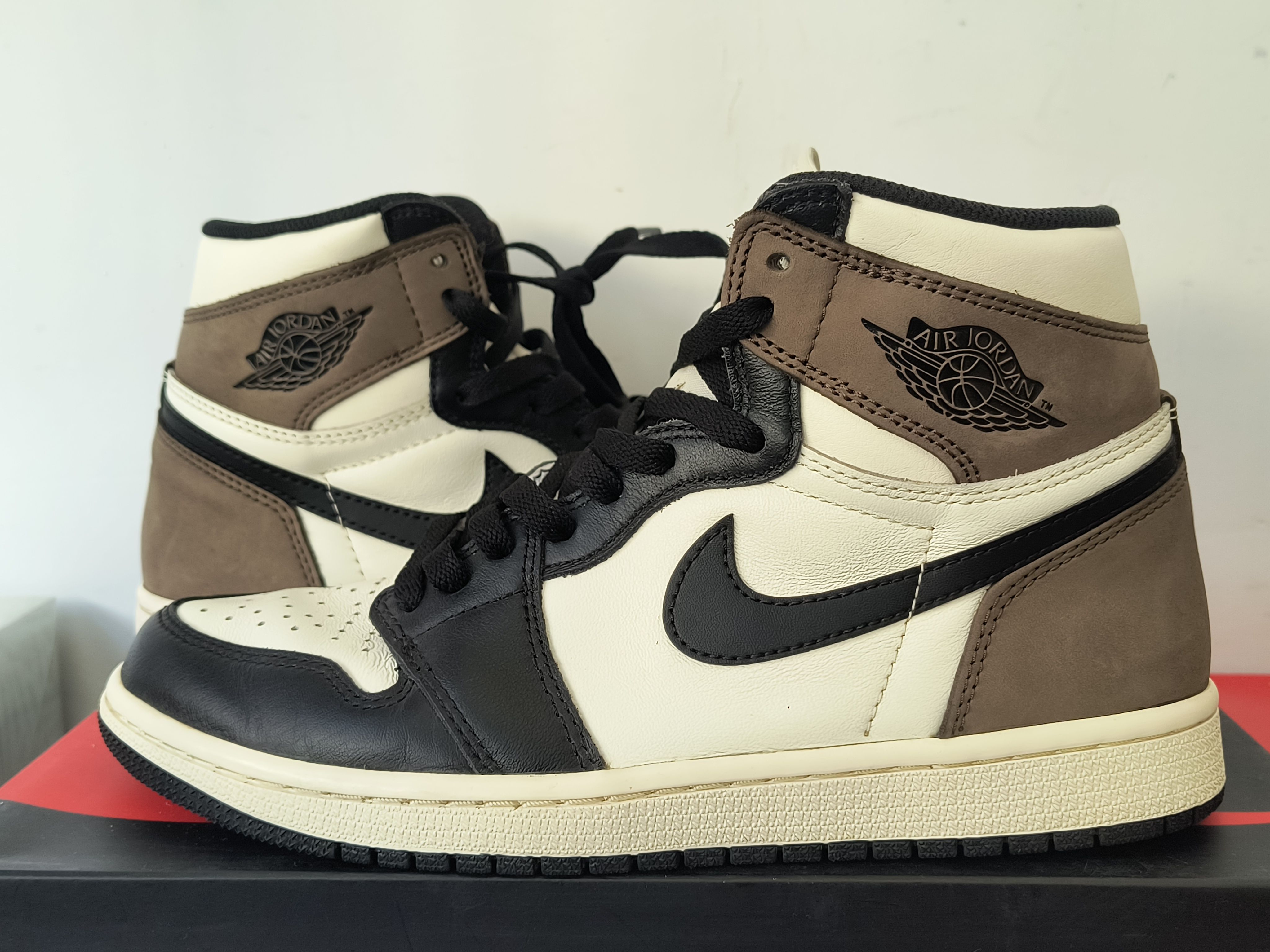 Nike Air Jordan 1 High OG "Sail/Dark Mocha/Black"