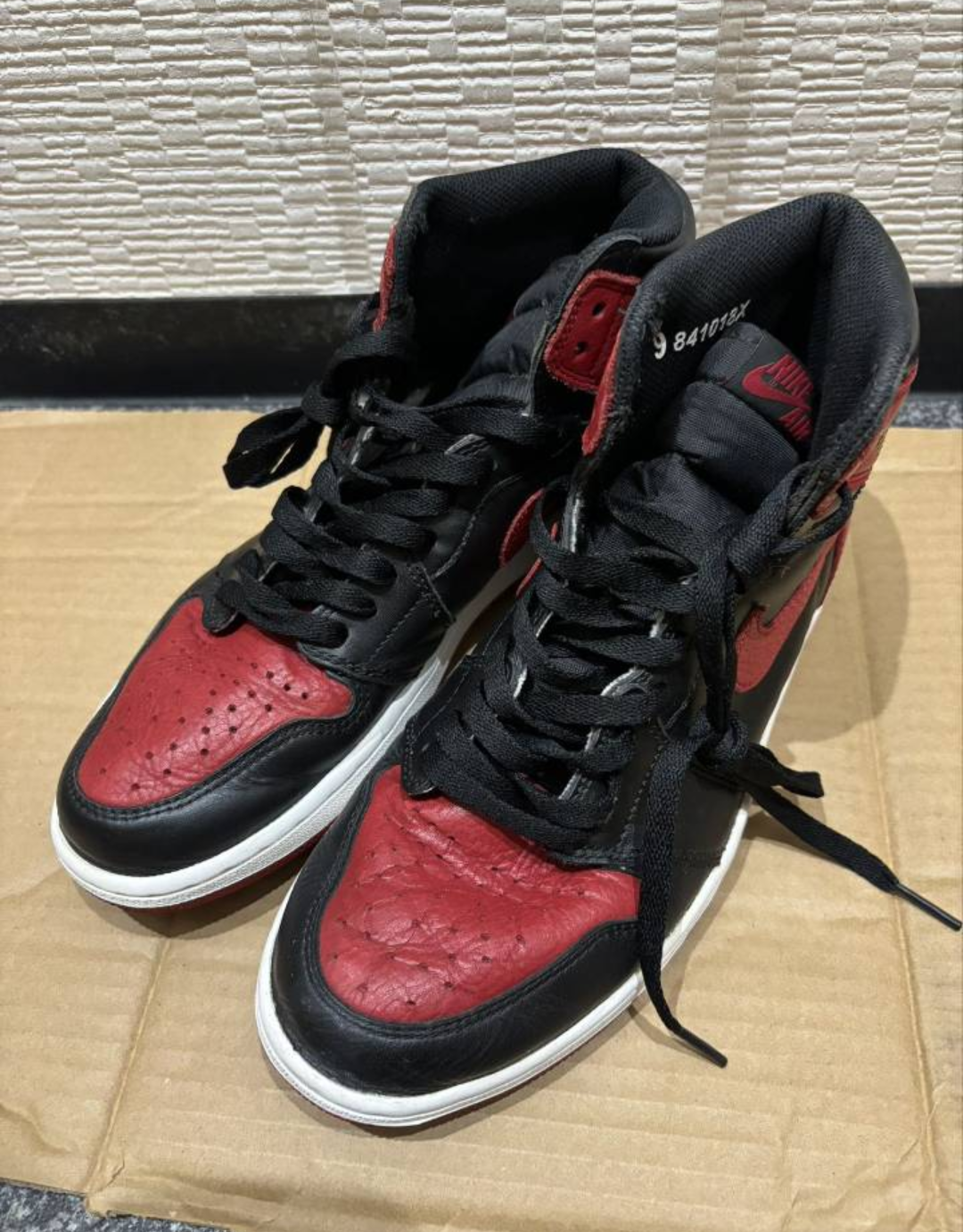 Nike Air Jordan 1 Retro High OG "Bred/Banned" (2016)